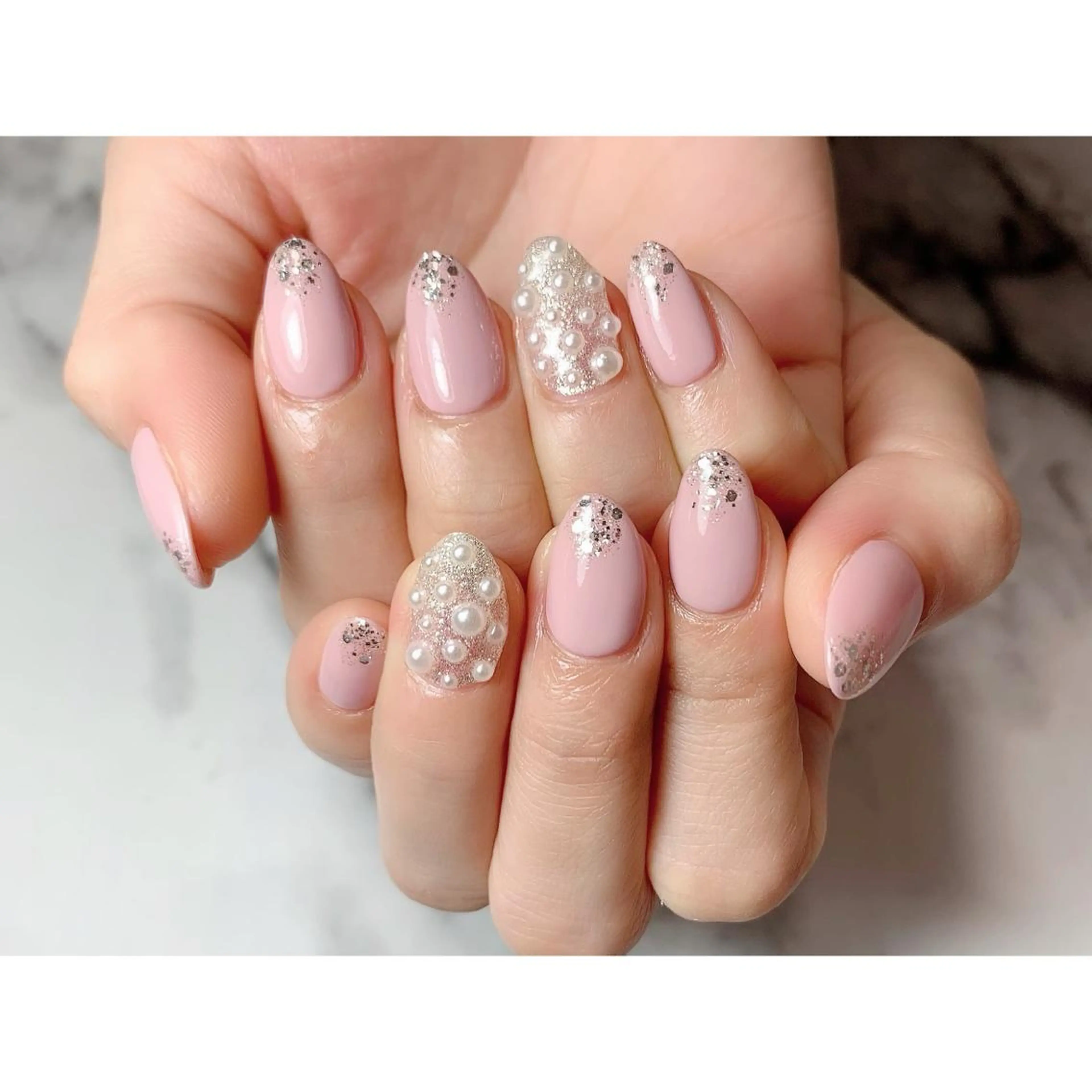 ネイル キラキラネイル nailsalon maluriのネイルデザイン