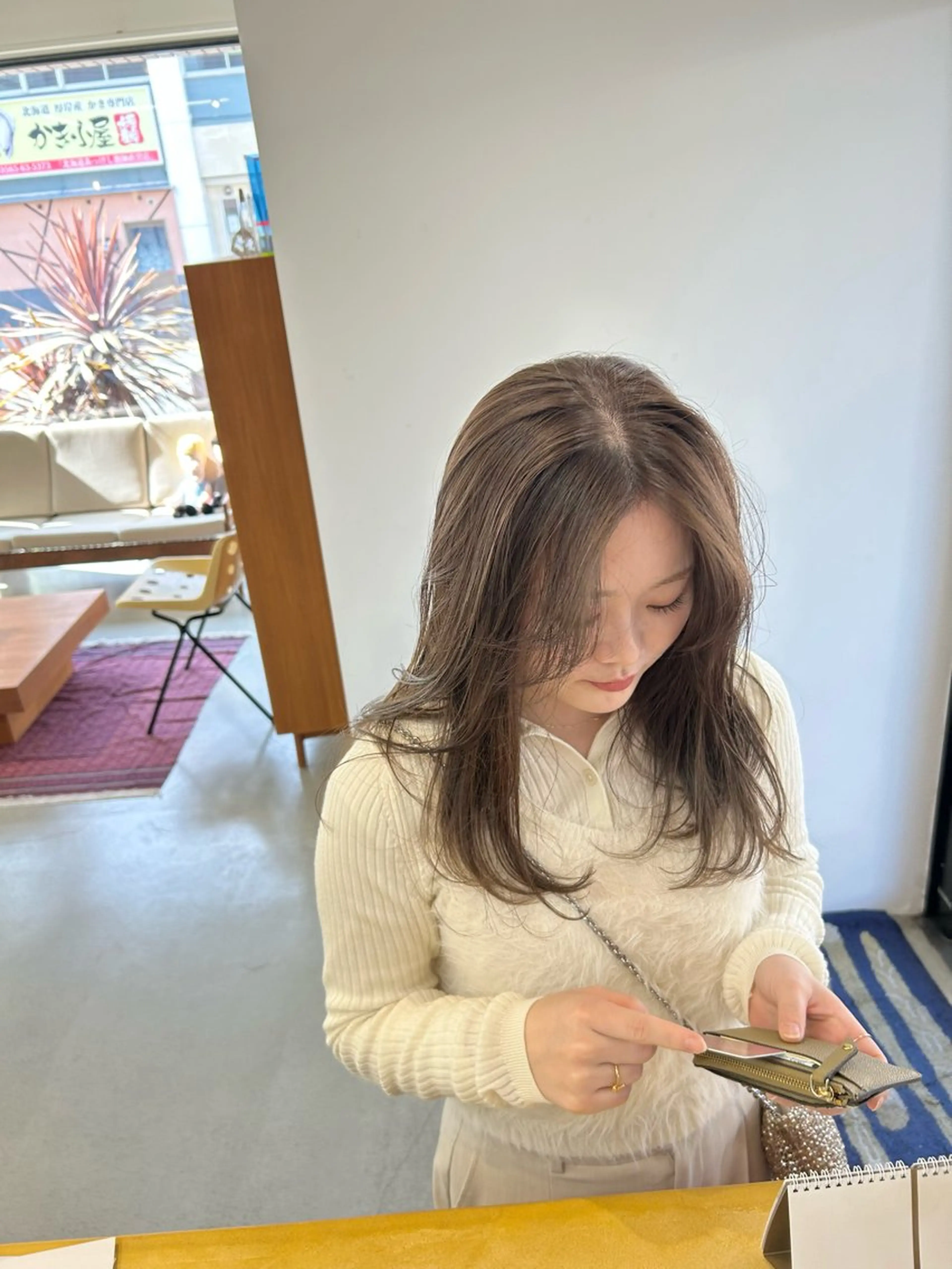 ロング カラー ベージュカラー イルミナカラー 藤原 あかりのヘアスタイル