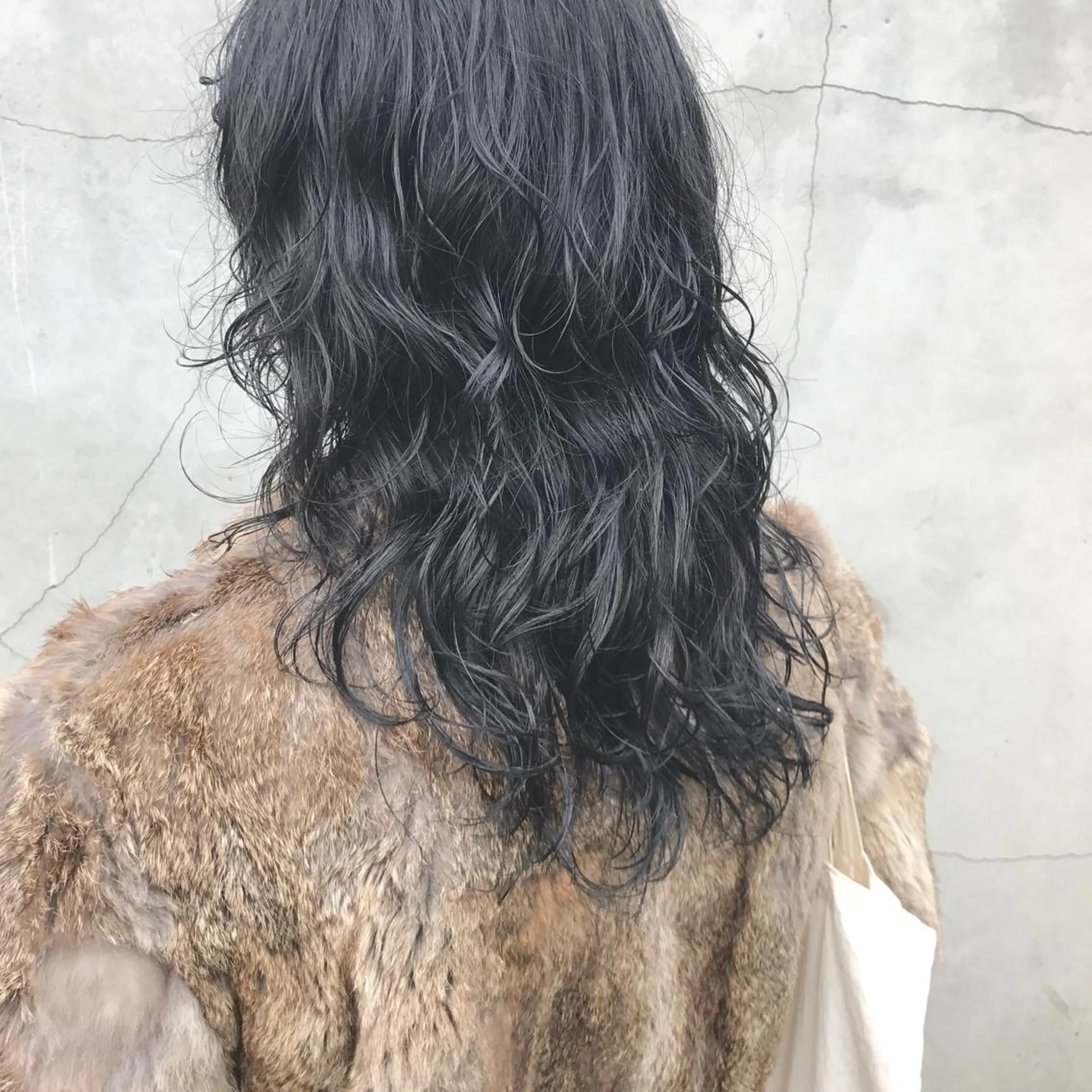 ミディアム ヤスドミ ケイスケのヘアスタイル