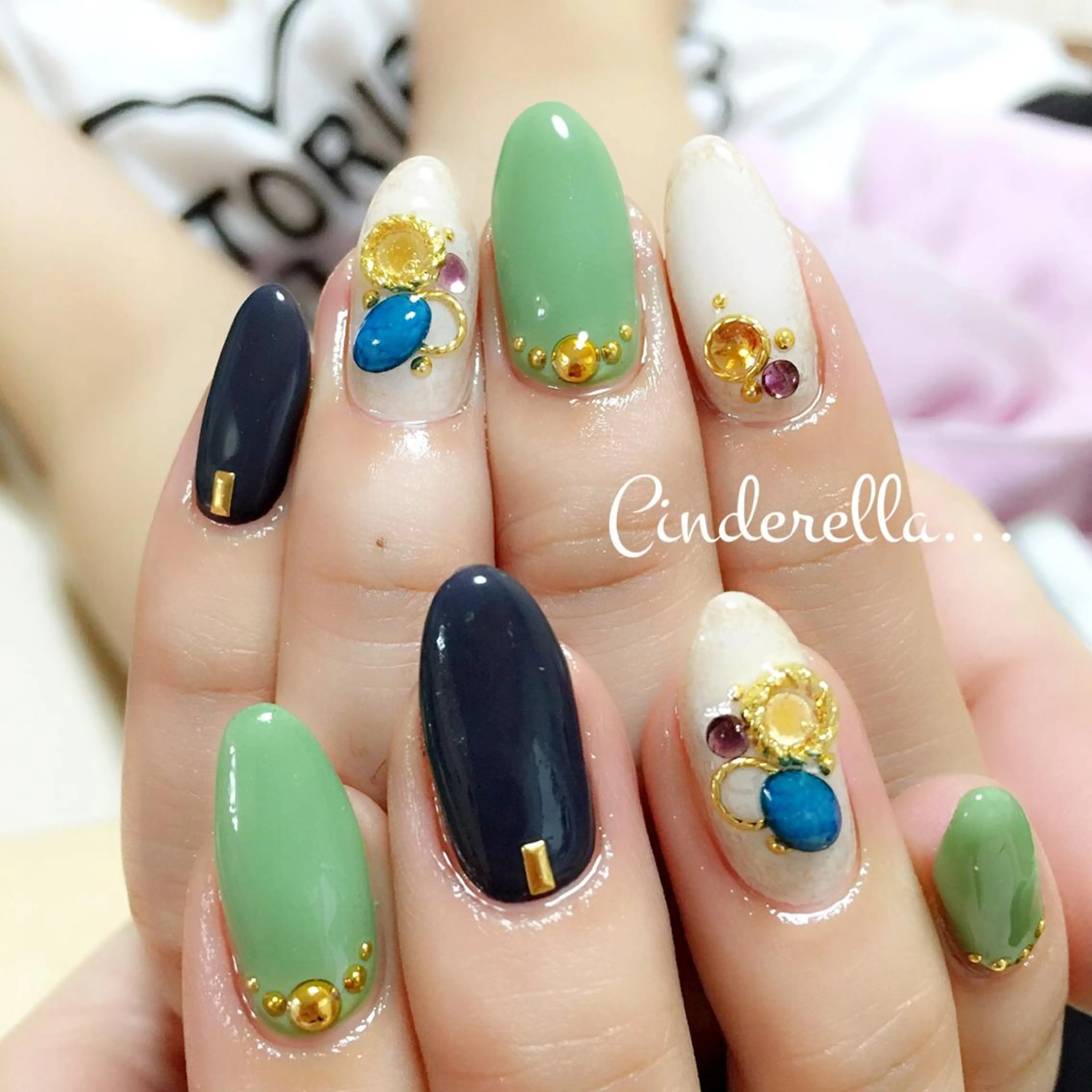 ネイル ネイビー Nailroom. Cinderellaのネイルデザイン
