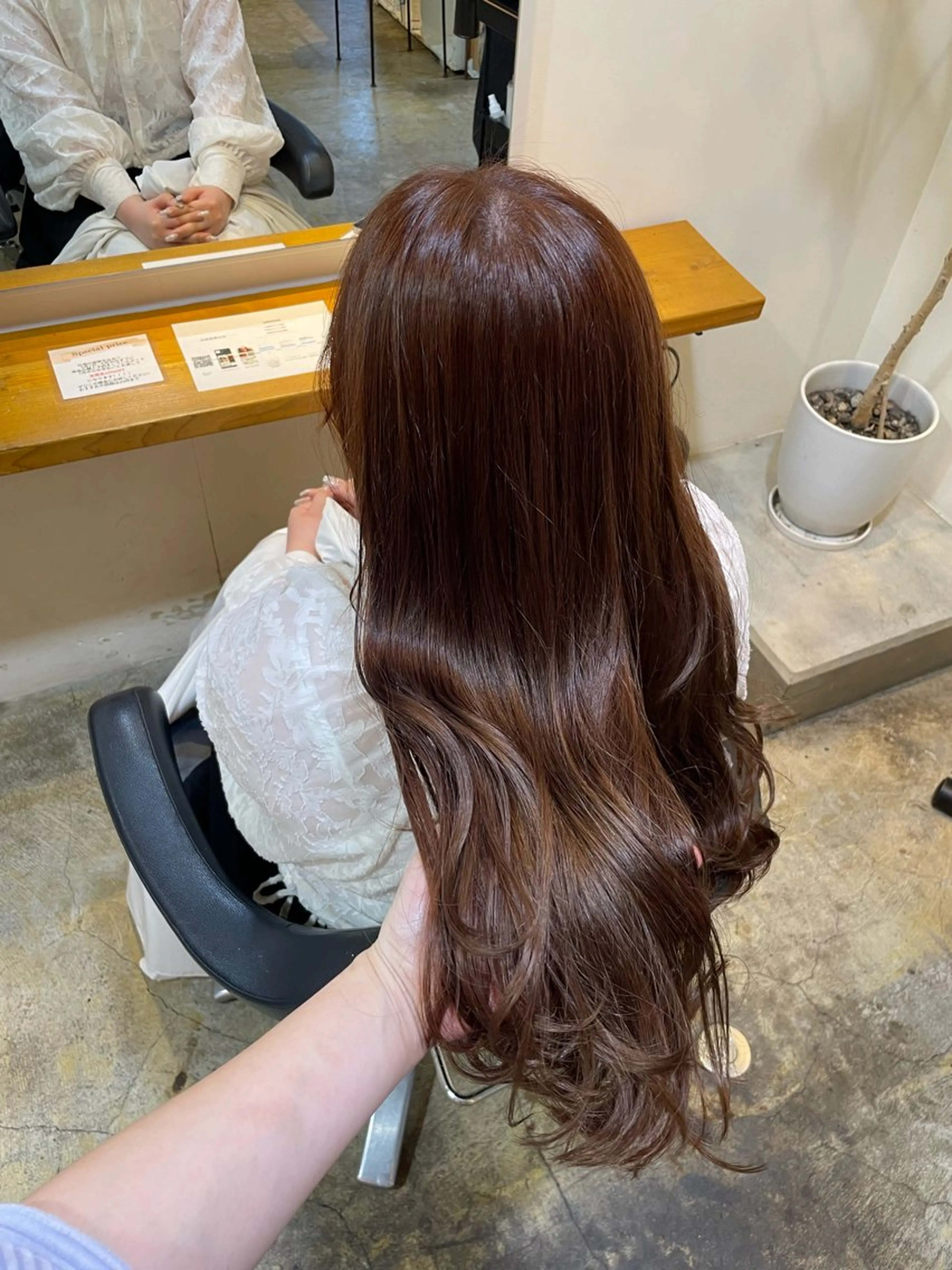 ロング カラー ベージュカラー ピンクカラー ピンクベージュ MIOベージュカラー 柔らかいカラーのヘアスタイル