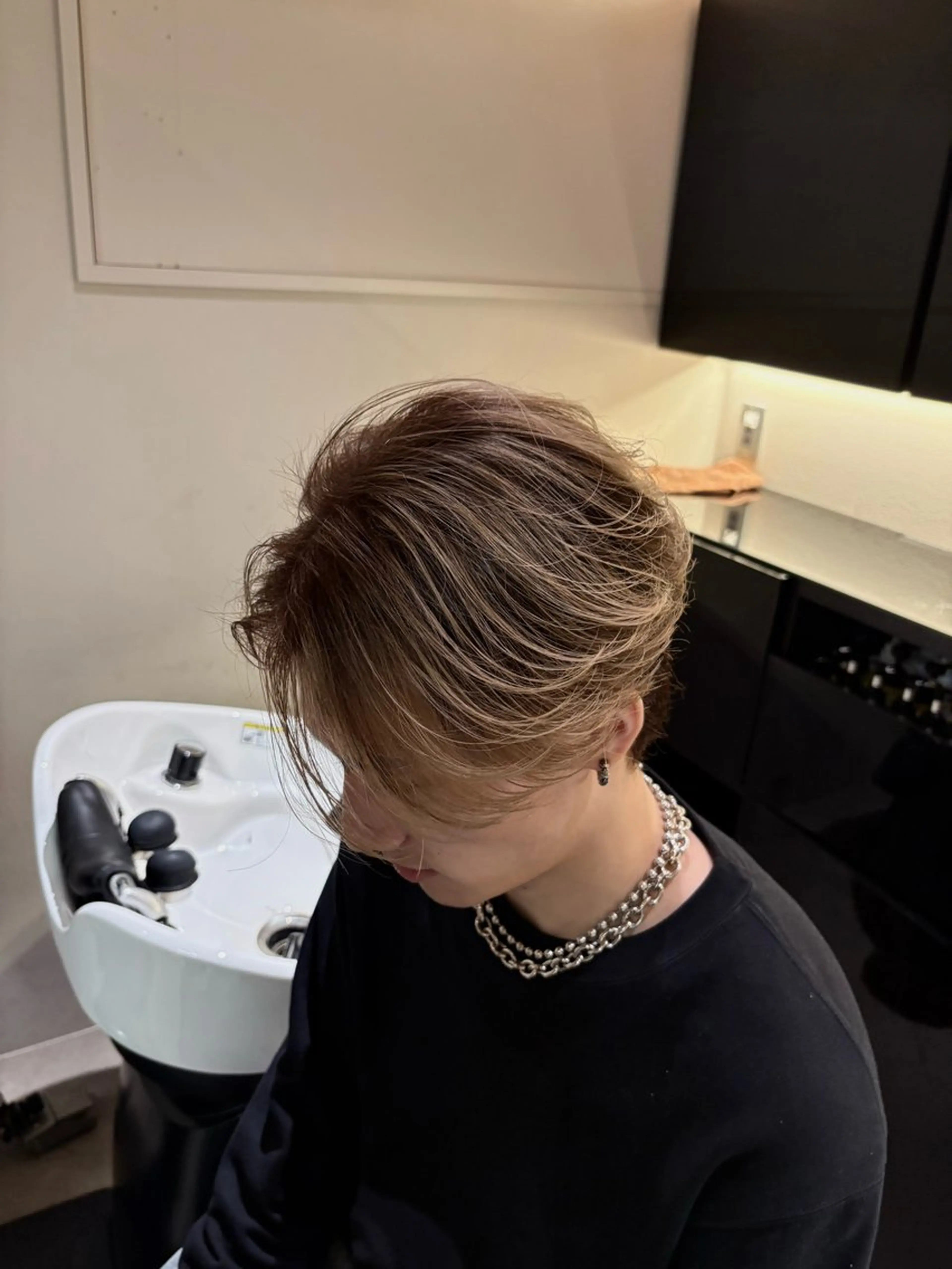 ショート カラー メンズ メンズバレイヤージュ バレイヤージュ レイヤーカット ヘアカラー RONND   Weg所属・海瑠万／メンズパーマ ／ブリーチ／フェードのヘアスタイル