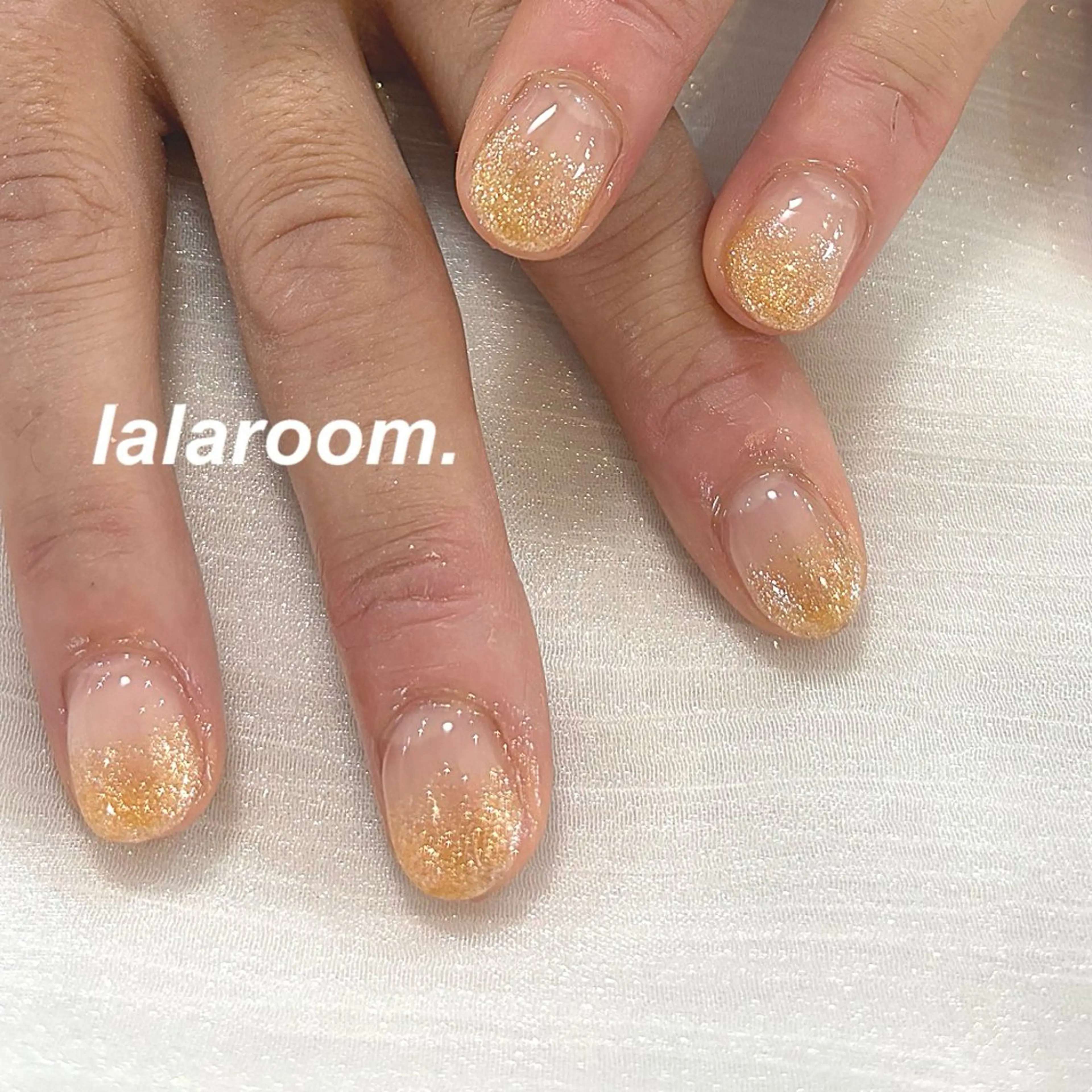 ネイル キラキラネイル マグネットネイル オフィスネイル ワンカラーネイル シンプルネイル ハンドネイル lala room.のネイルデザイン