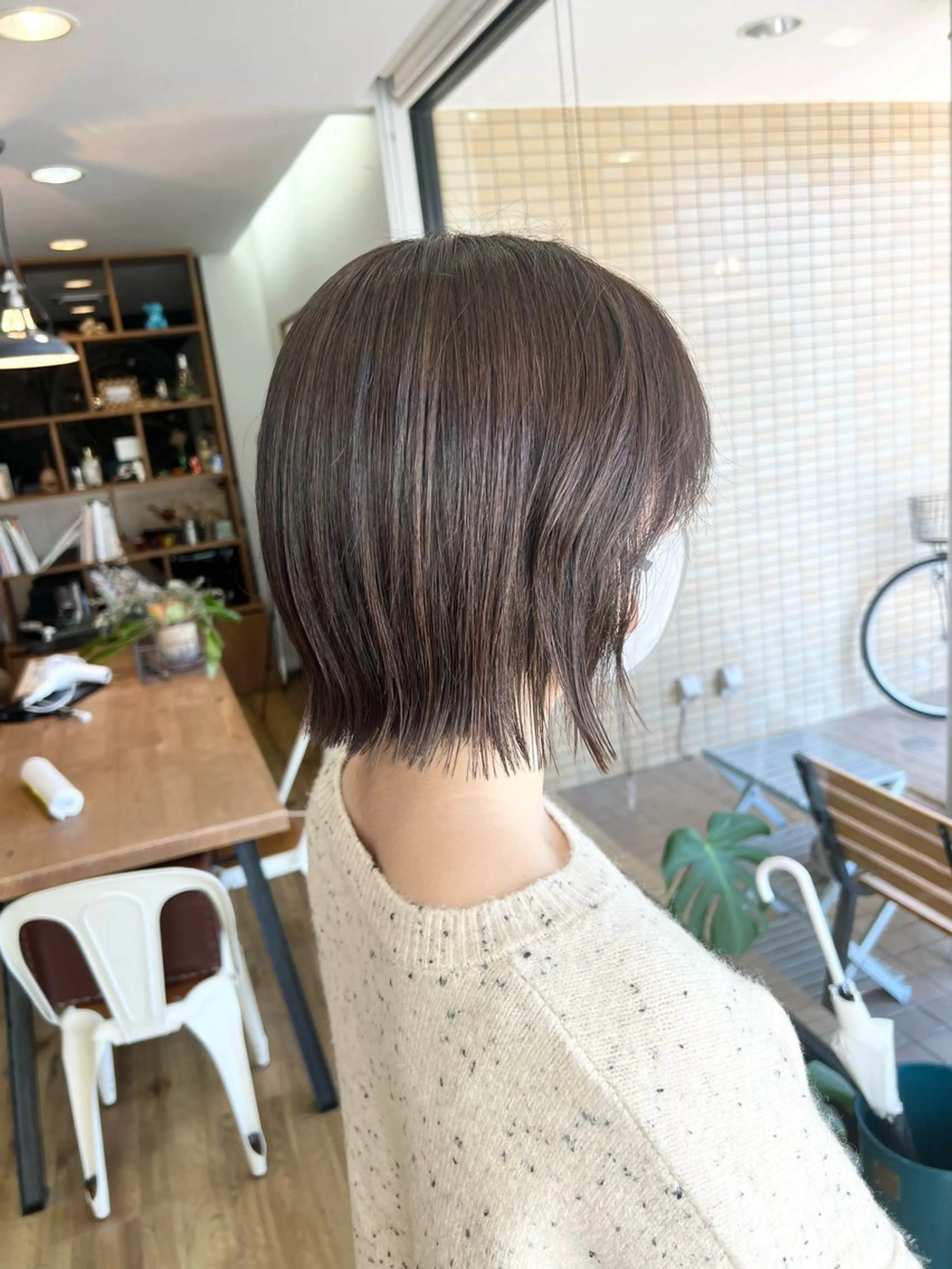 ショート カラー グレージュ ボブ カット ヘアカラー トリートメント 堀 望美のヘアスタイル