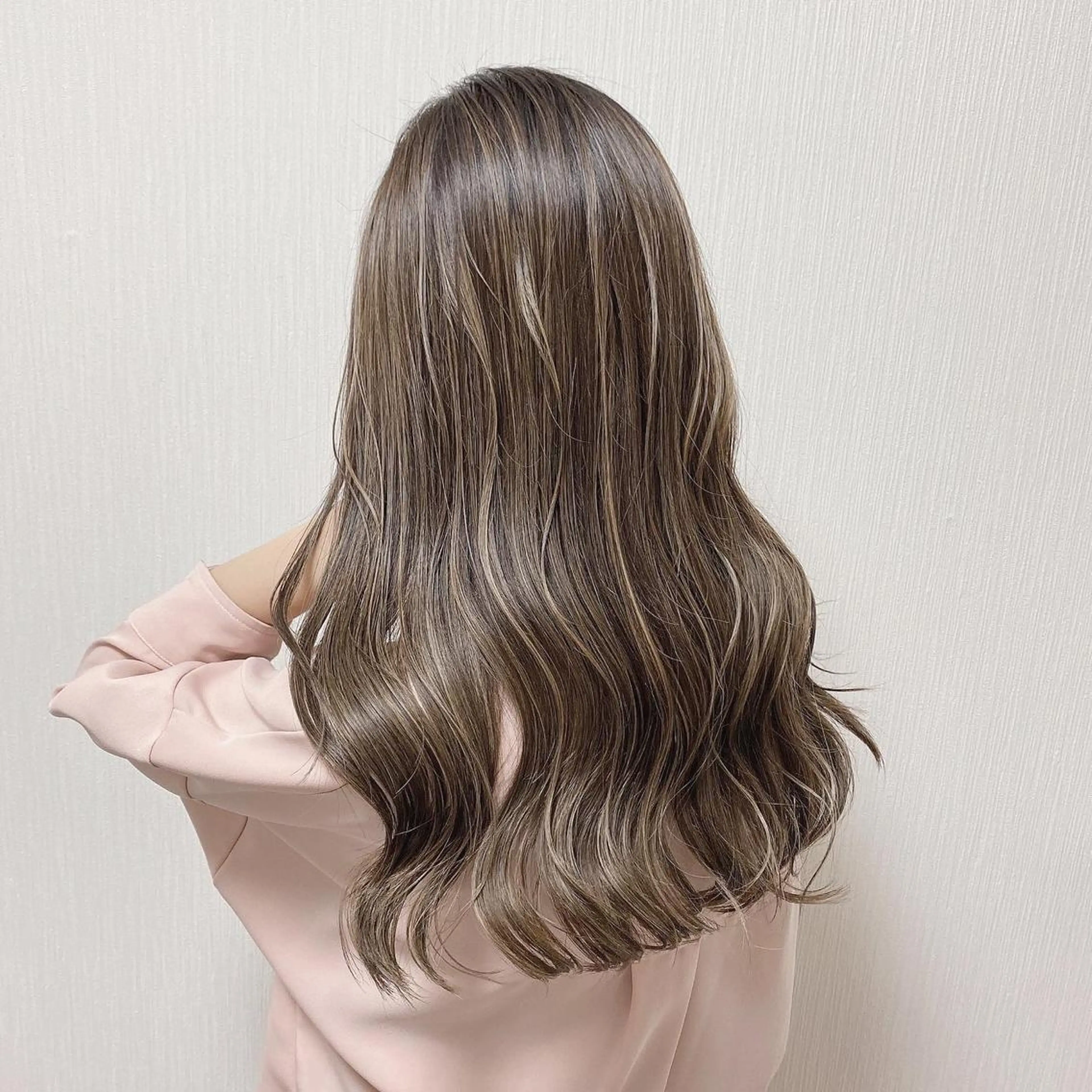 ロング カラー カット ヘアカラー トリートメント ハイライト／髪質改善 裕樹のヘアスタイル