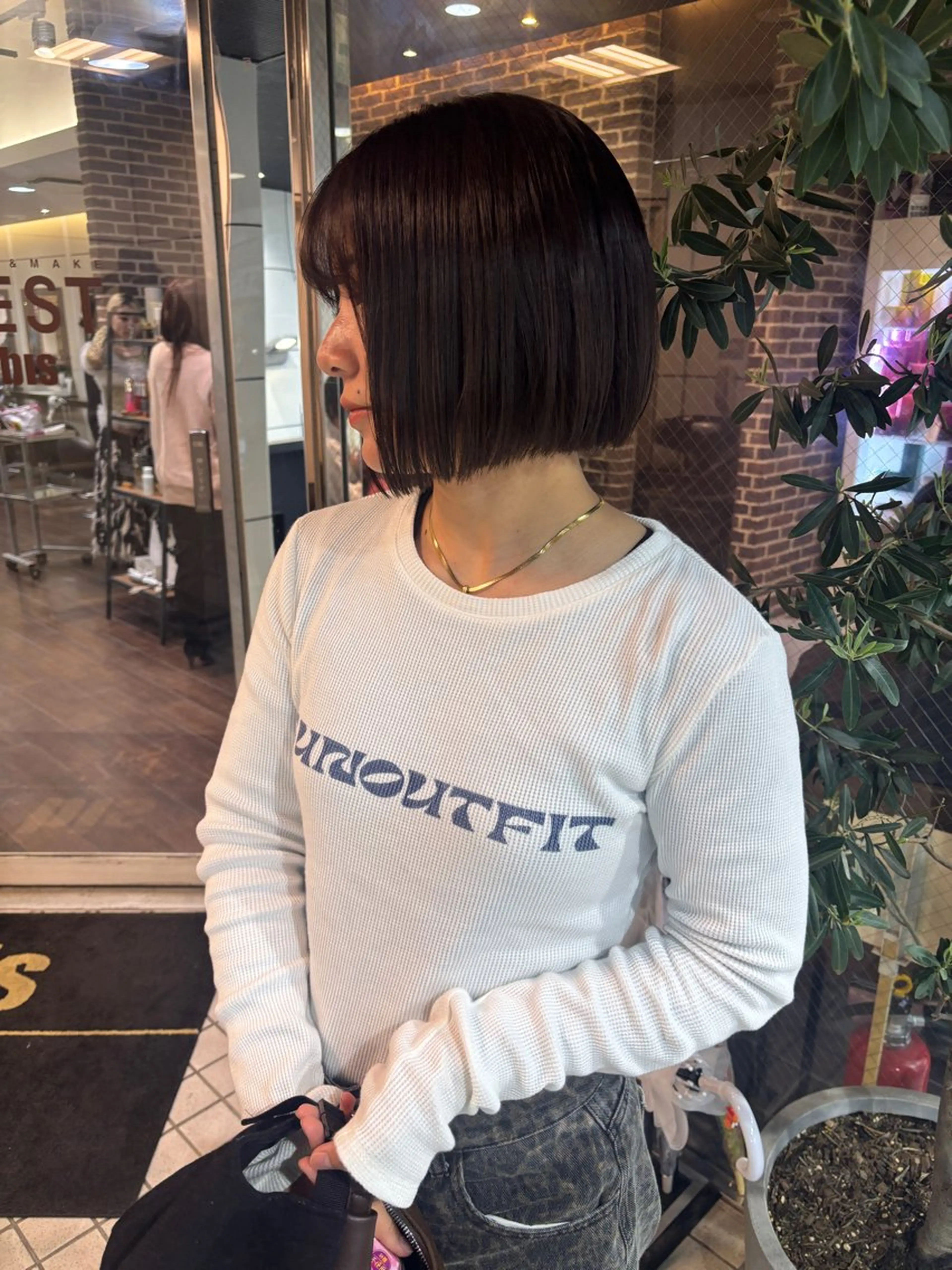 ミディアム カラー ブリーチ ケアブリーチ ダブルカラー ハイトーンカラー インナーカラー カット サラ艶/ボブカット 🪩💫KAYOのヘアスタイル