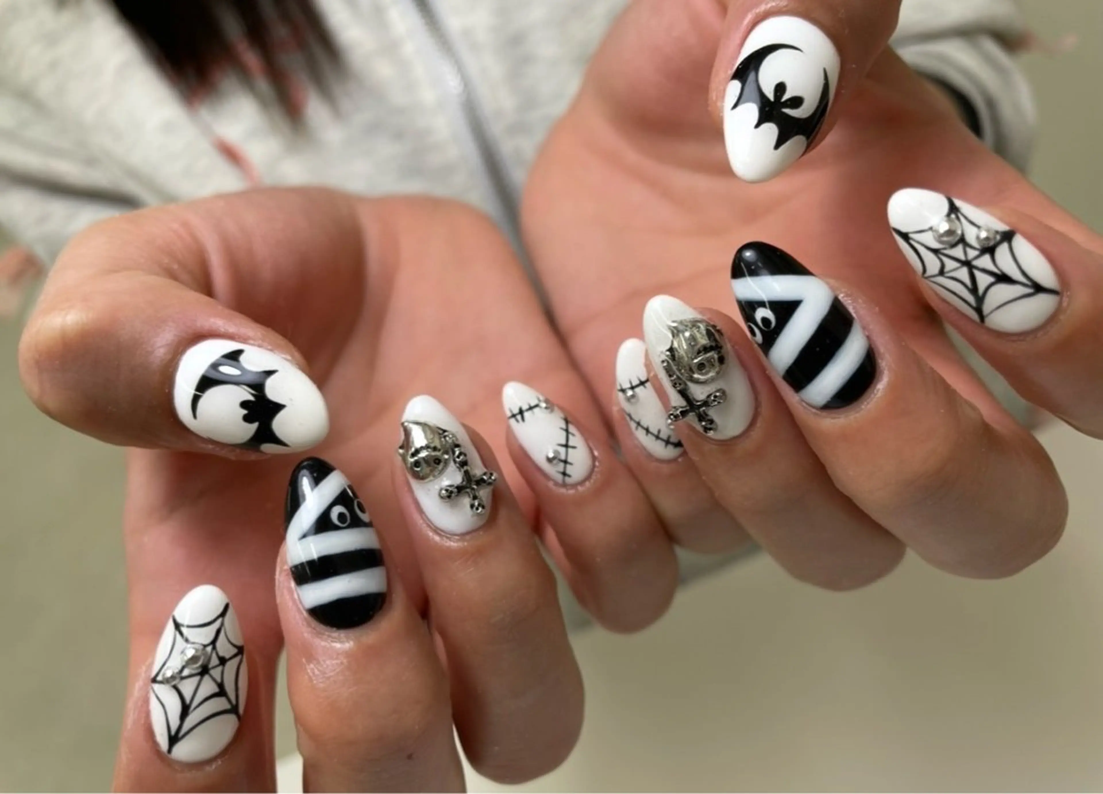 ネイル ハンドネイル ハンドケア ONIKA Nail 青山通り店所属・ONIKA Nail 表参道A4徒歩2分のネイルデザイン