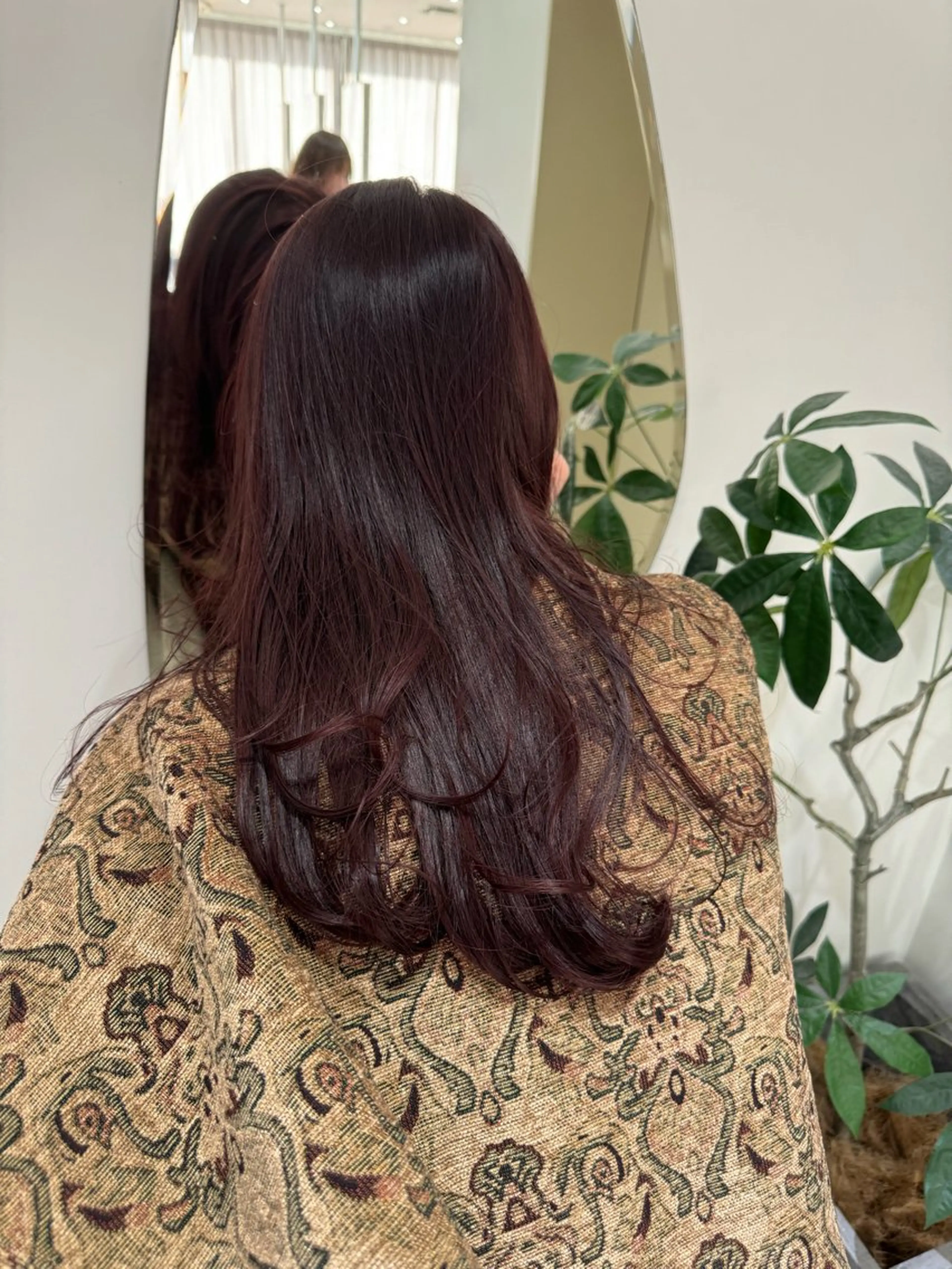 セミロング カラー ピンクカラー ピンクパープル パープルカラー レイヤーカット 透け 艶感カラー齊木 勇人のヘアスタイル