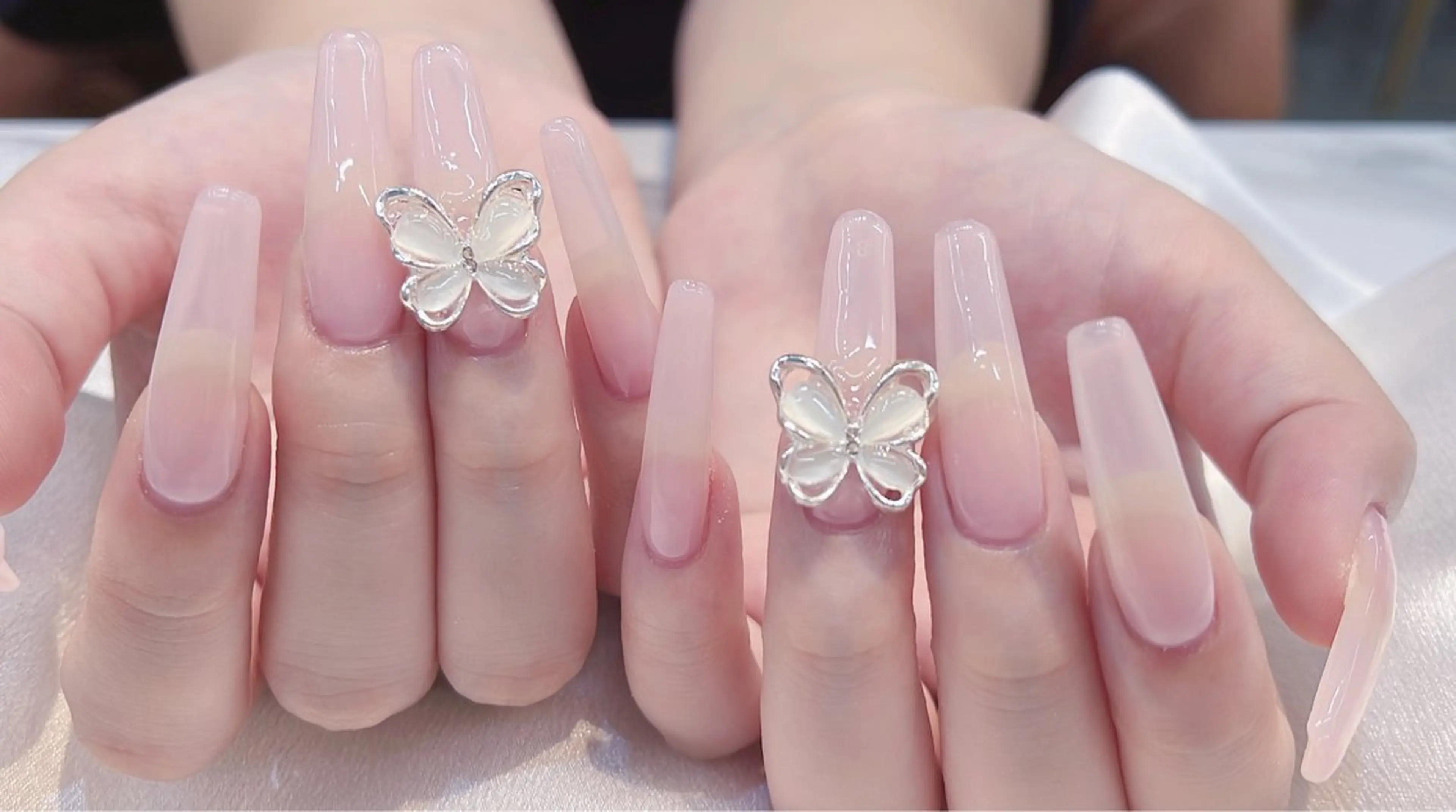 ネイル チークネイル 長さ出し ジェルネイル マグネットネイル 持ち込み ハンドネイル ハンドケア ラッキーネイルサロン 西川口東口店のネイルデザイン