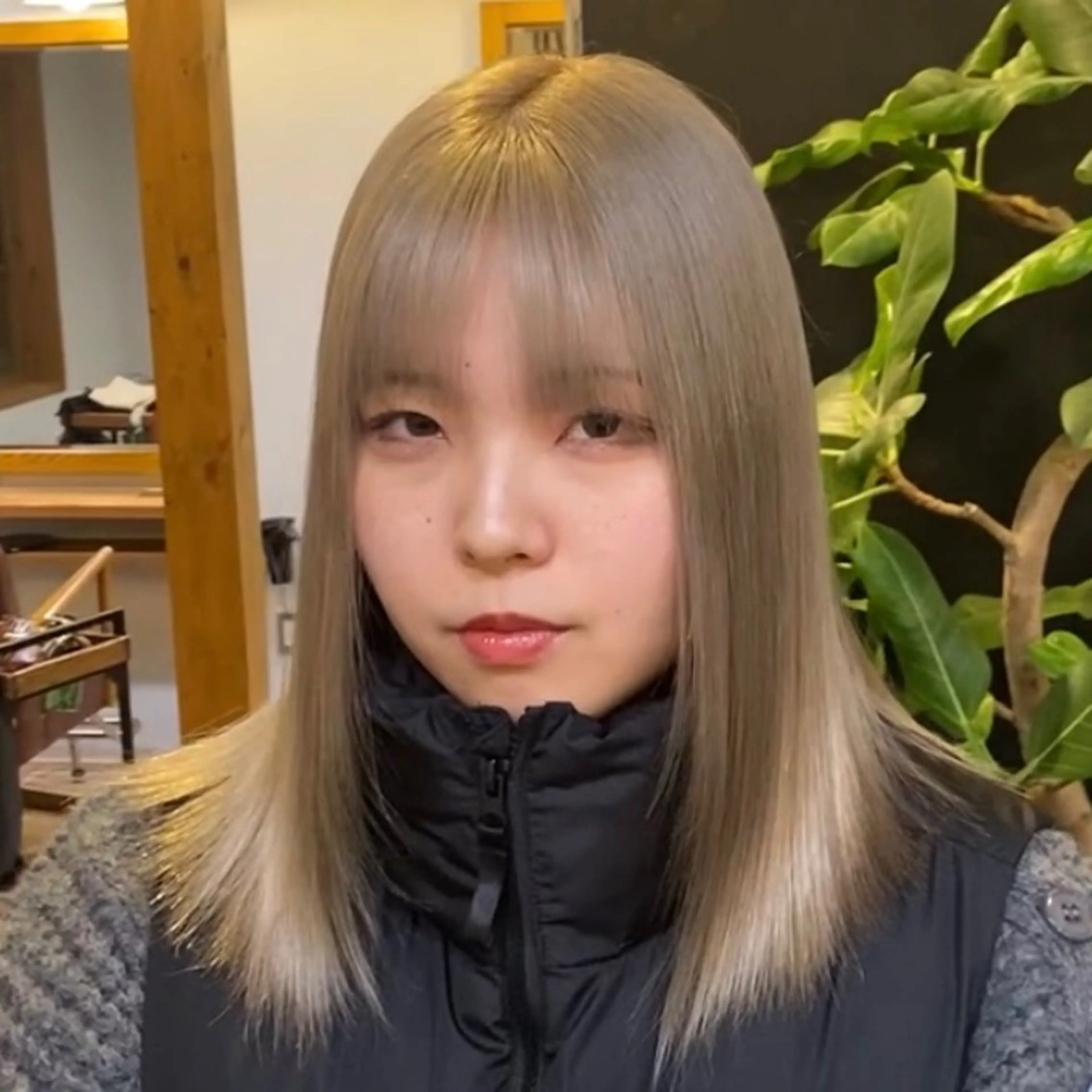 ロング カラー ブリーチ ヘアカラー トリートメント 複雑履歴修正 TAKEのヘアスタイル