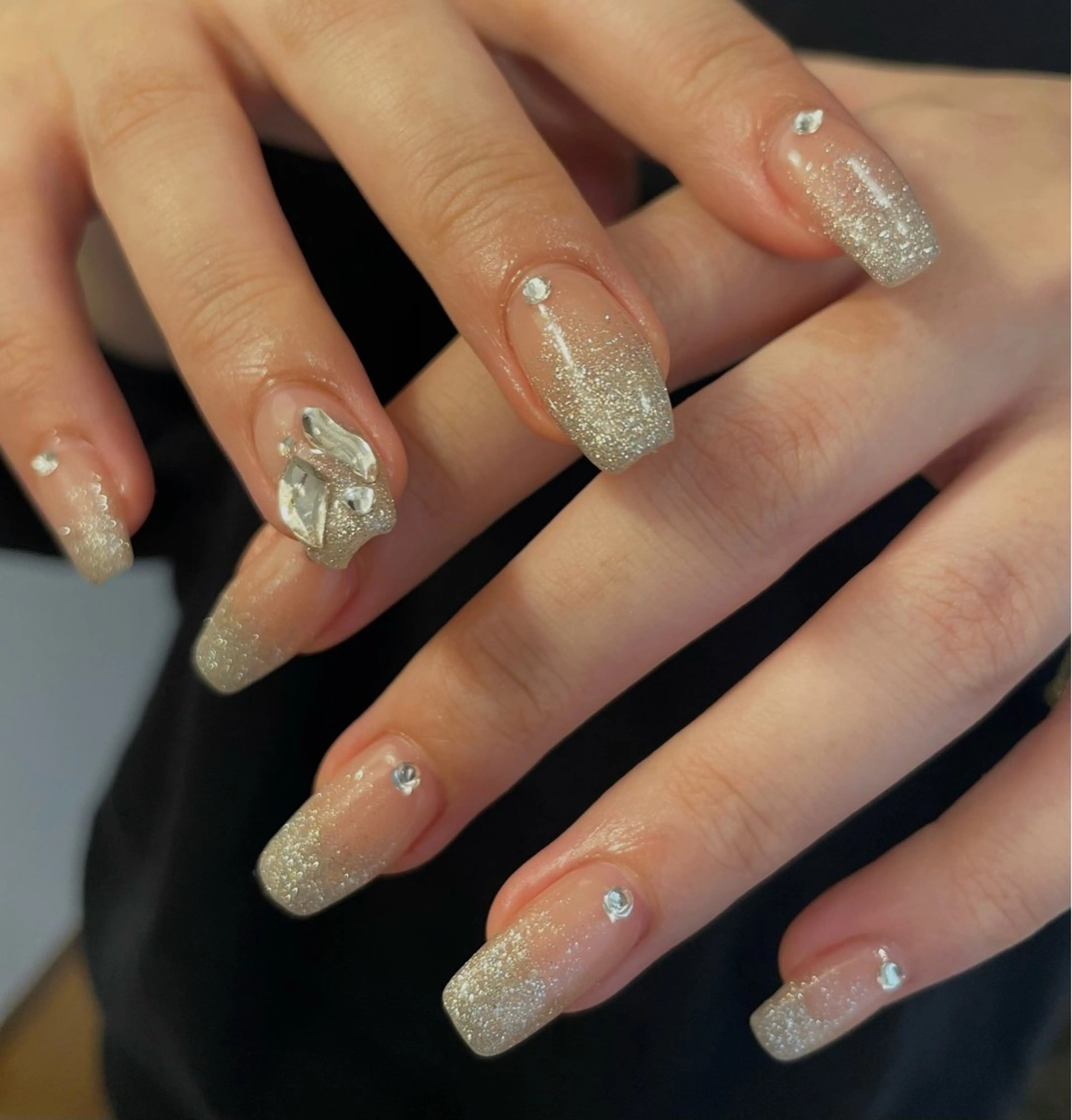 ネイル キラキラネイル ラメ(グリッター) ラメグラデーション Nailsalon Olu所属・ネイリスト Nanaのネイルデザイン