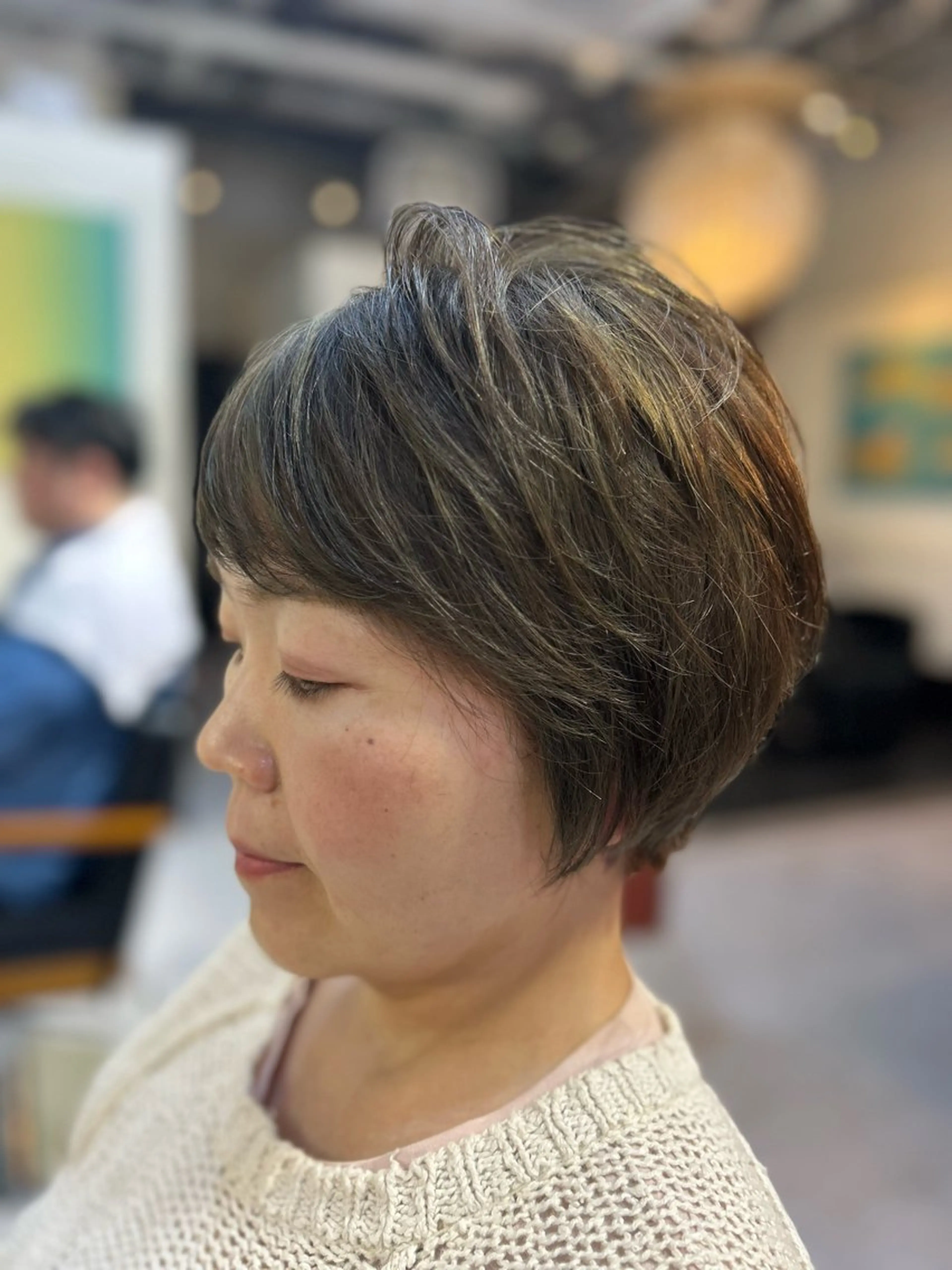 ショート カラー ベージュカラー ハイライトカラー オリーブベージュ ハイライト VENI VIDI VICI所属・河原 卓司のヘアスタイル