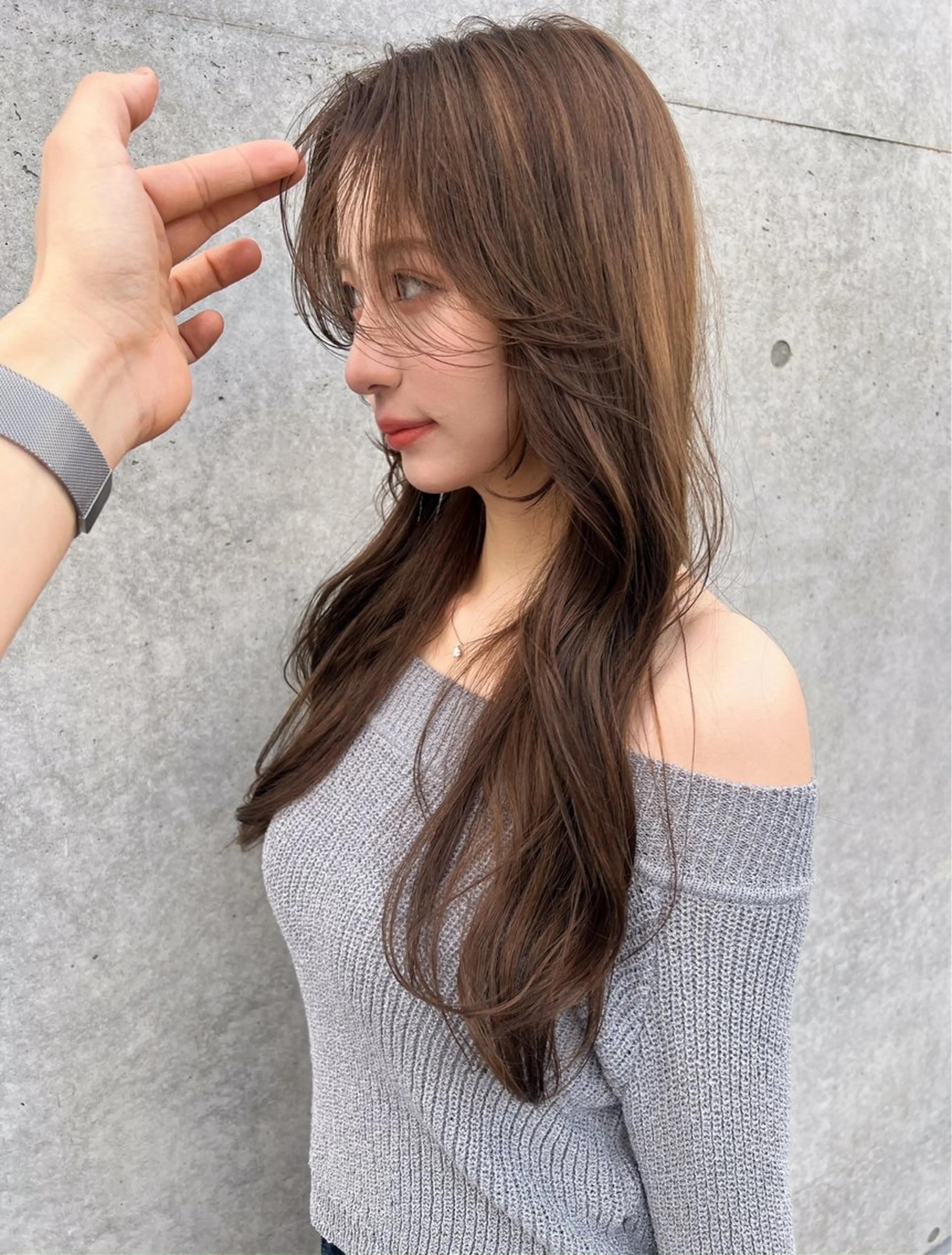 ロング カラー ロングレイヤー アッシュ ベージュカラー ブリーチ 透明感カラー カット ヘアカラー トリートメント 日本一丁寧なカット/ 小林輝🍀︎のヘアスタイル