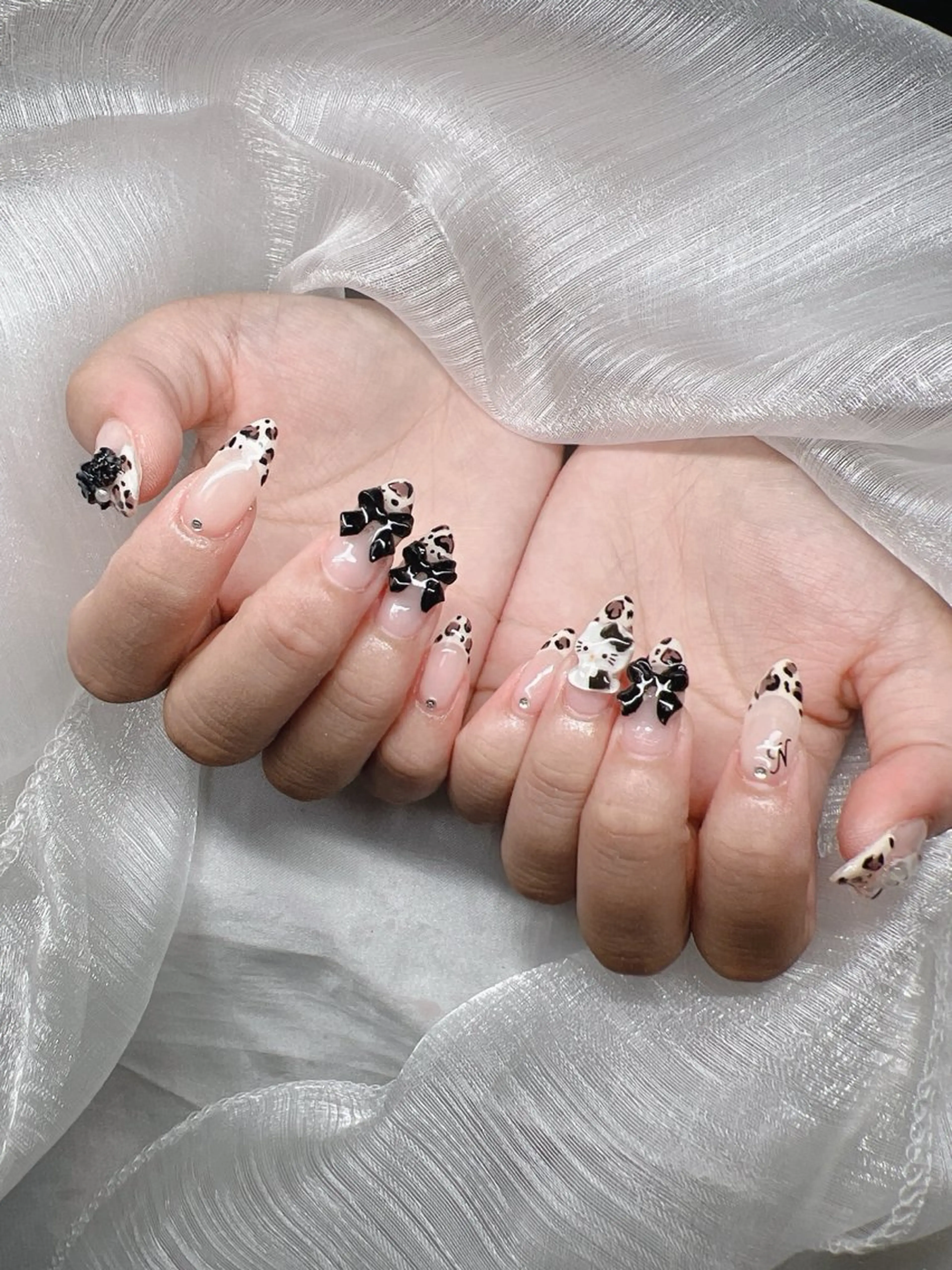 ネイル 長さ出し グラデーション 卒業式 キラキラネイル マグネットネイル ハンドネイル Lee Nailsのネイルデザイン