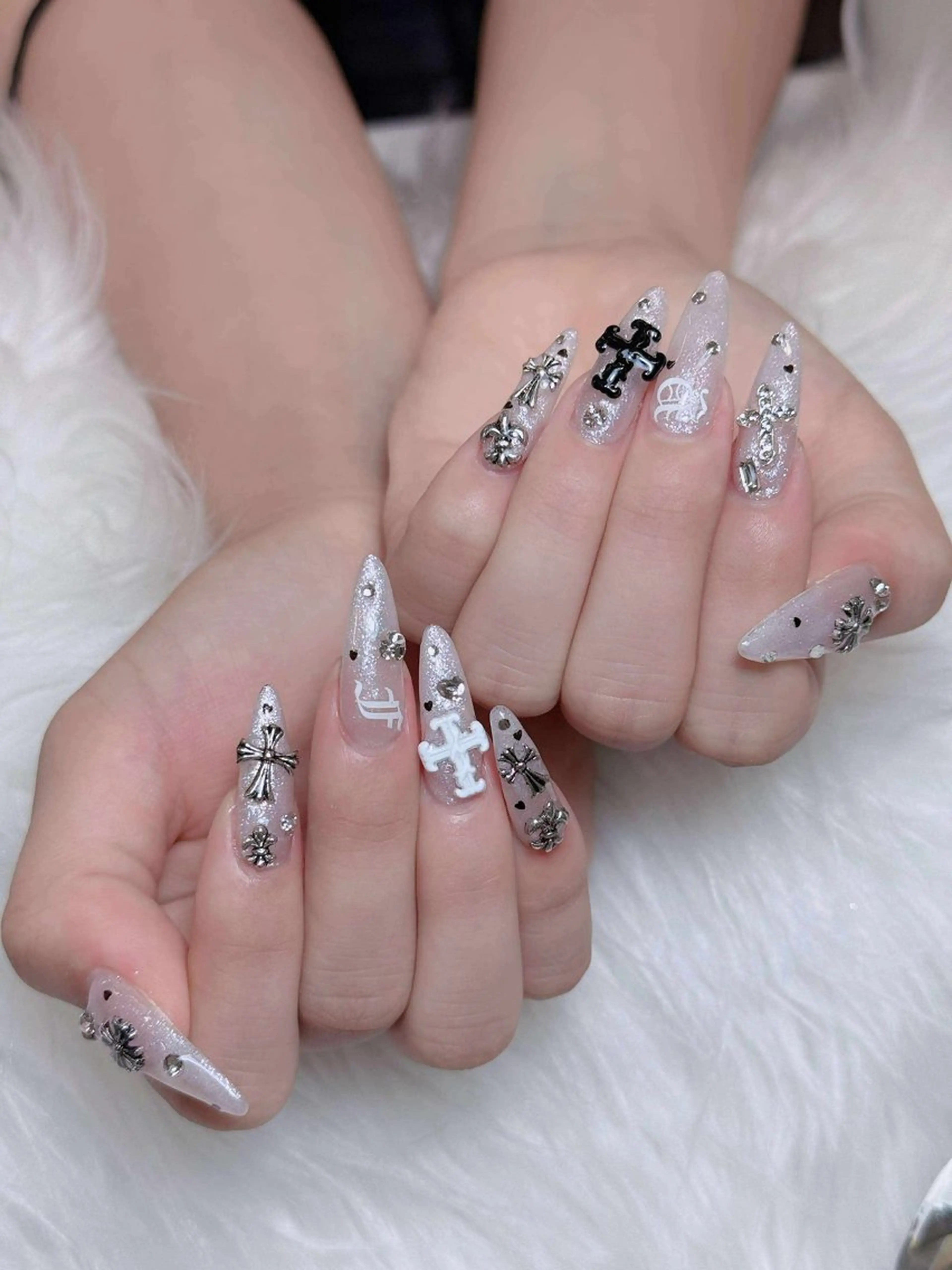 ネイル オーロラネイル チークネイル フットネイル フレンチネイル 韓国ネイル ハンドネイル Lumi Nail 新大久保3‘のネイルデザイン