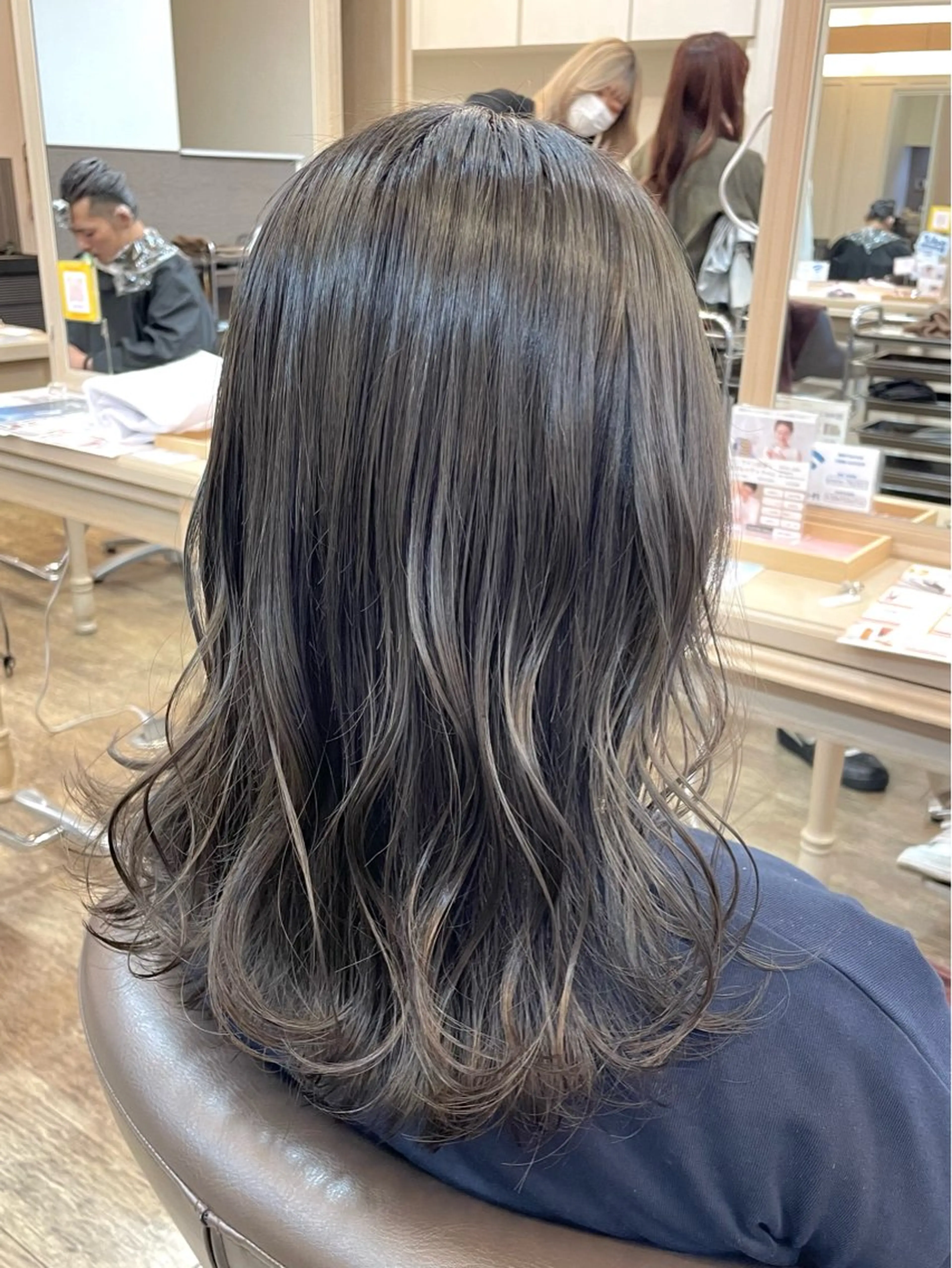 セミロング カラー カット ヘアカラー トリートメント メンズパーマ🌀/ 中村郁未のヘアスタイル