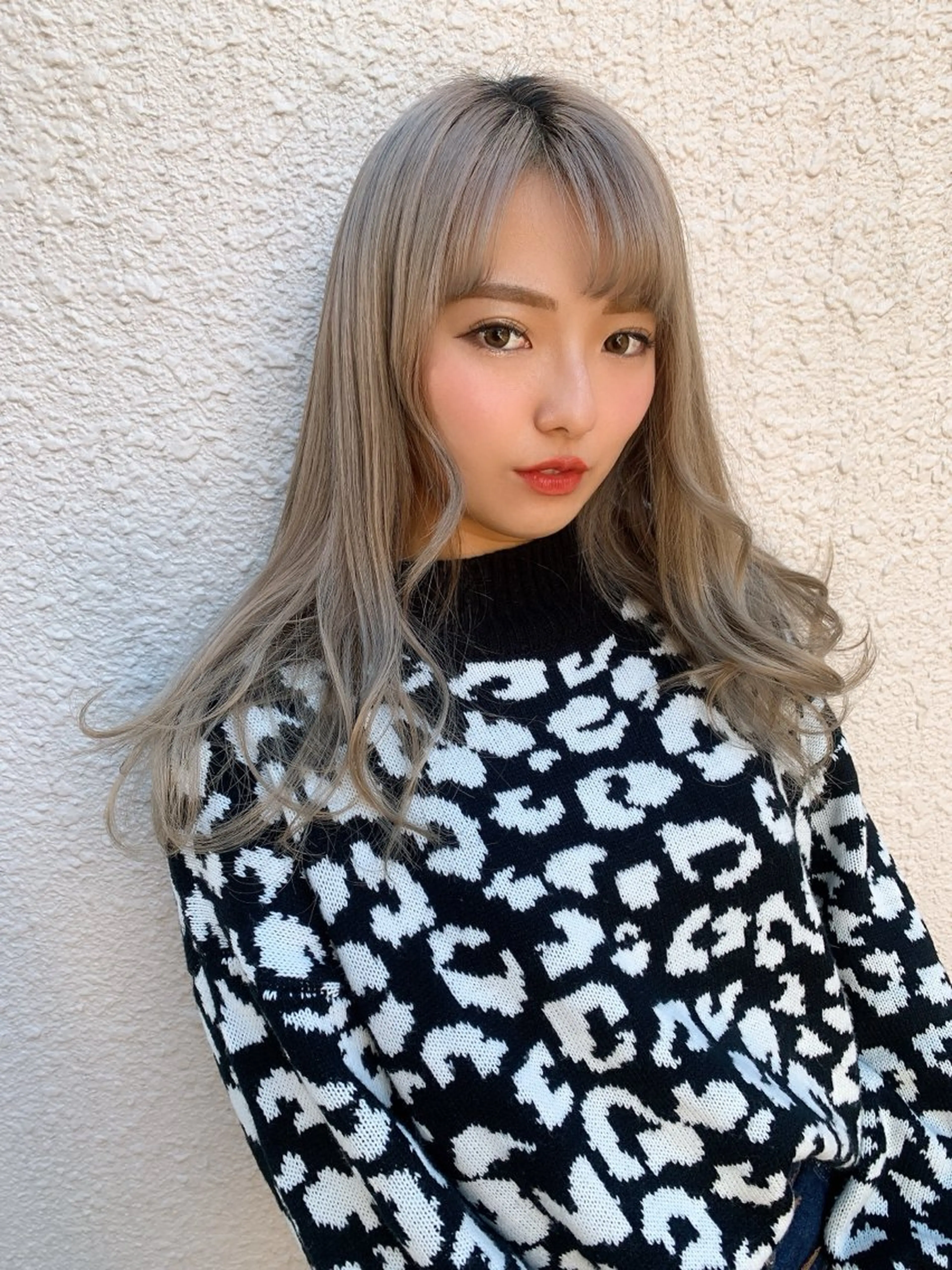 ロング カラー アッシュ ベージュカラー ブリーチ ダブルカラー 汐見 悠佑のヘアスタイル