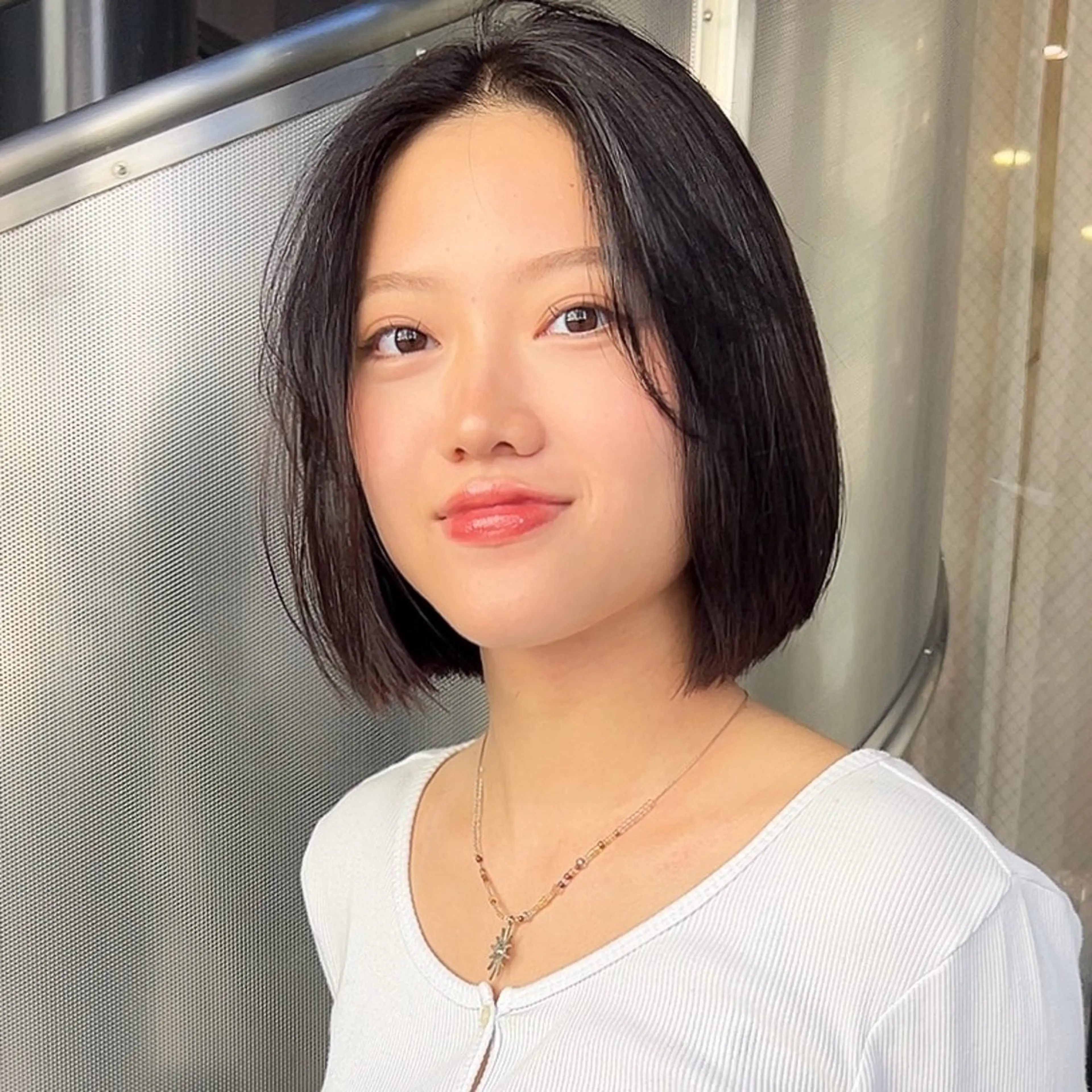 カラー グレージュ ボブ カット ヘアカラー calna 古賀 菜摘のヘアスタイル