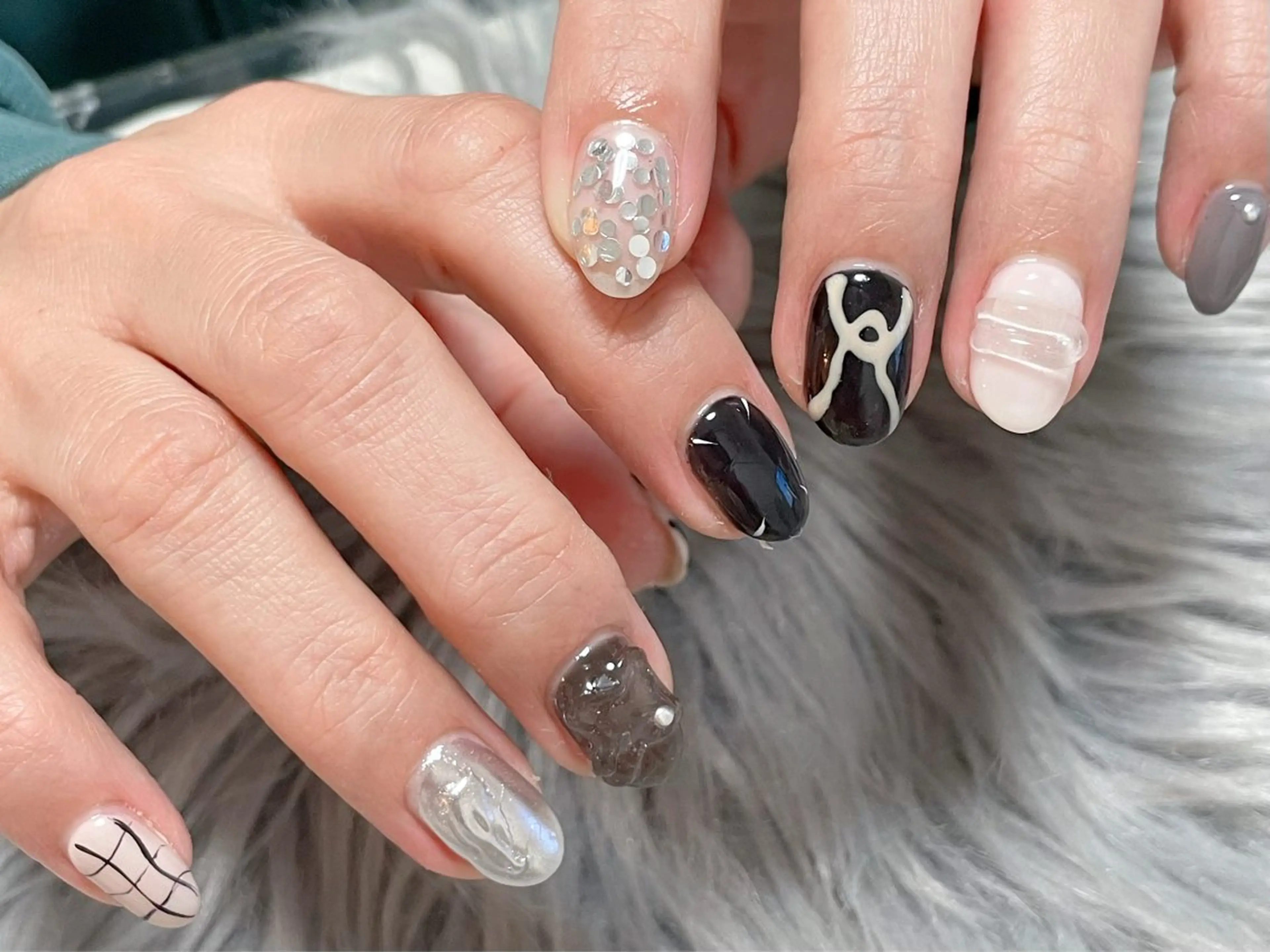 ミディアム ハンドネイル Nina's nailのネイルデザイン