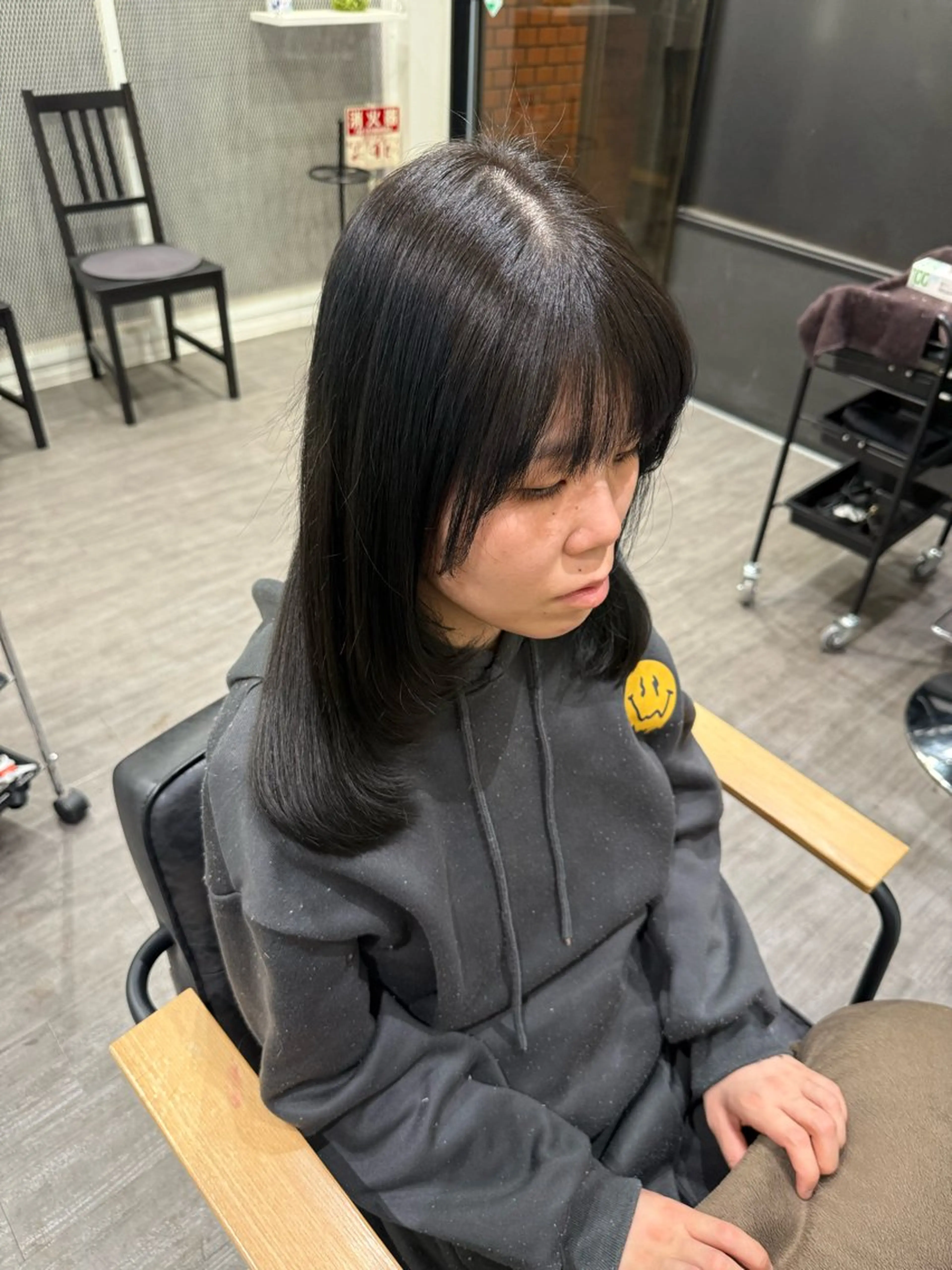 ミディアム カラー レイヤーカット カット ヘアカラー トリートメント 上田 紗也のヘアスタイル