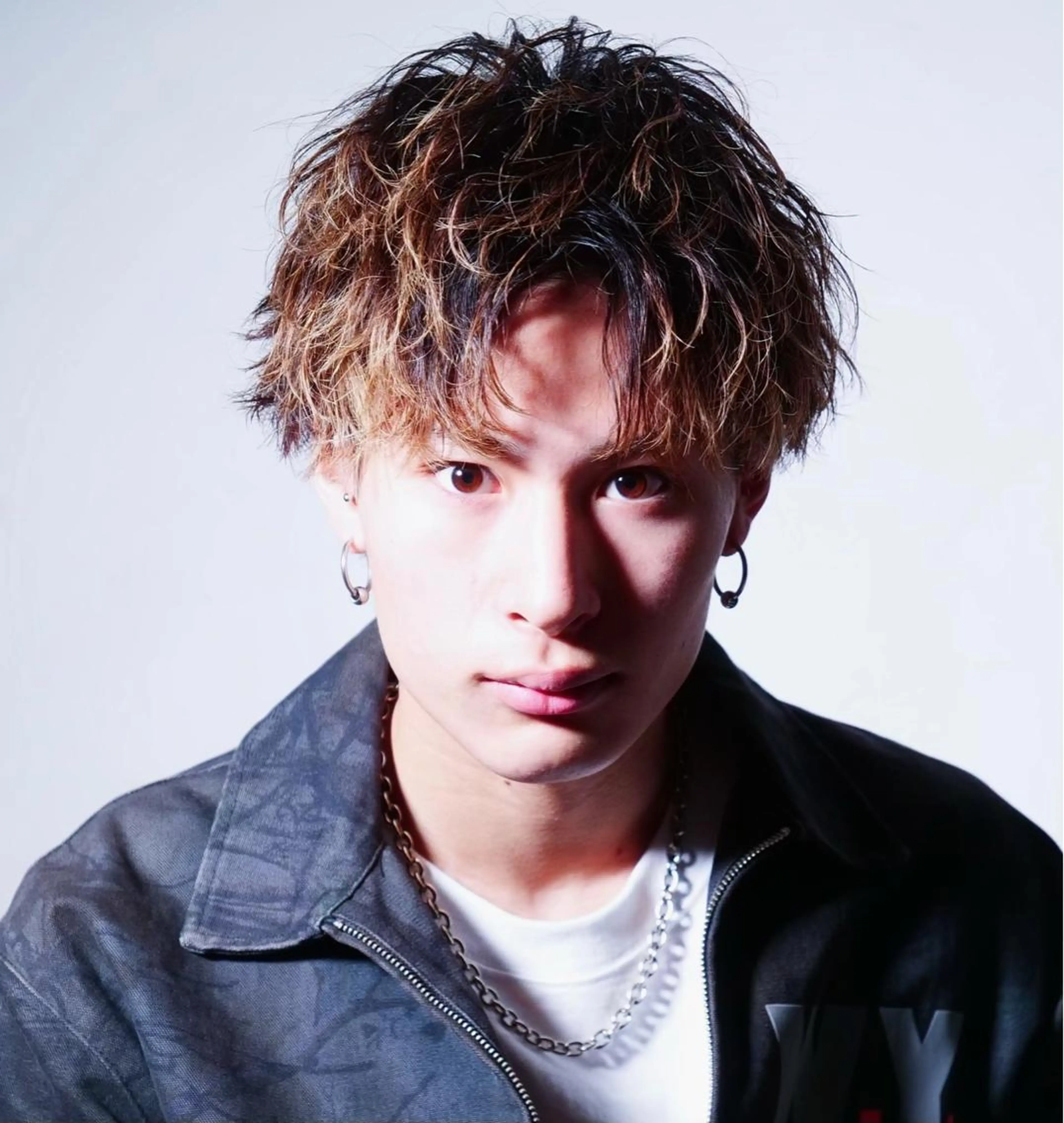 ショート メンズ メンズパーマ 波巻きパーマ fifth リュウセイのヘアスタイル