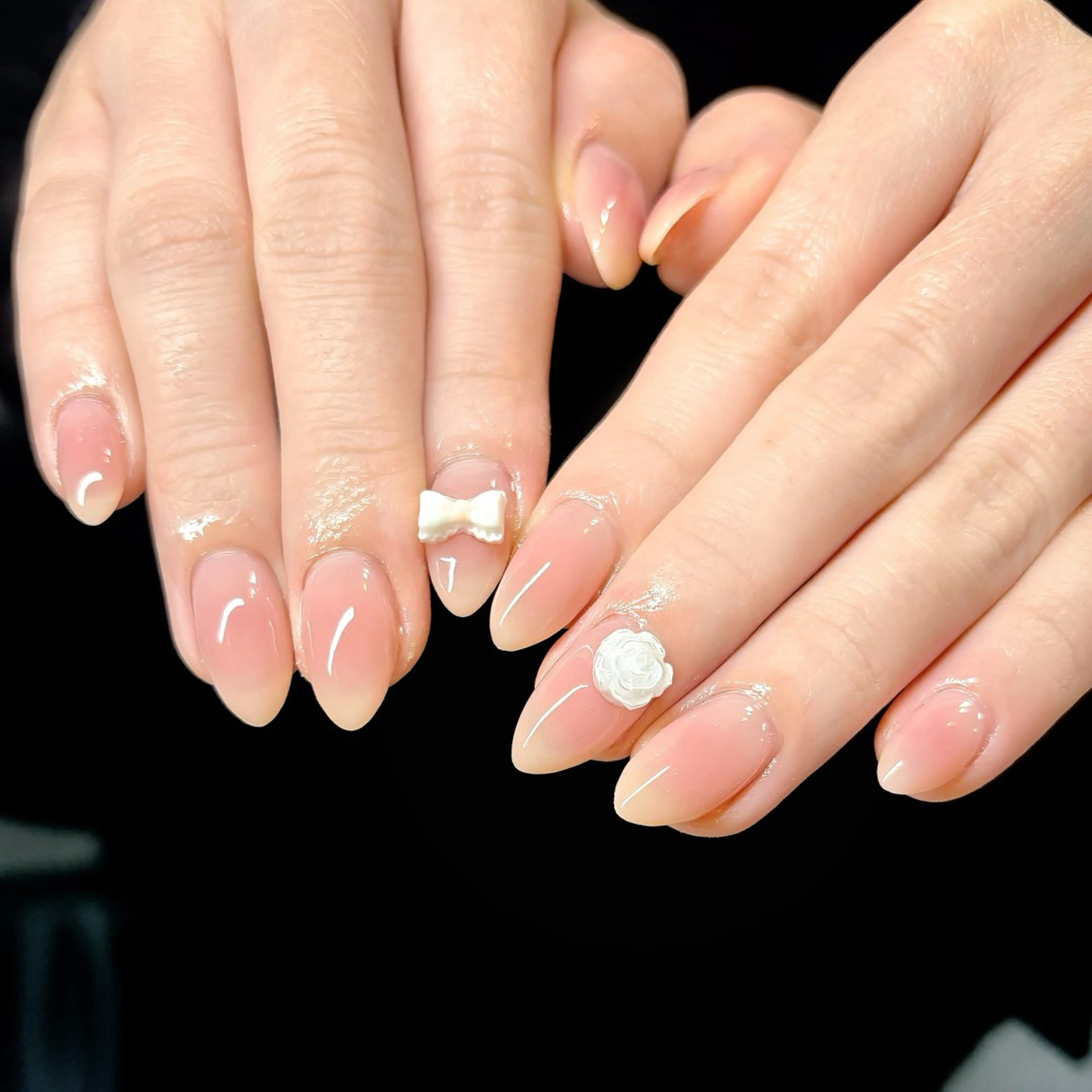 ネイル チークネイル フレンチネイル ハート ラメ(グリッター) ニュアンスネイル ハンドネイル 🫧OPELIA NAIL渋谷🫧のネイルデザイン