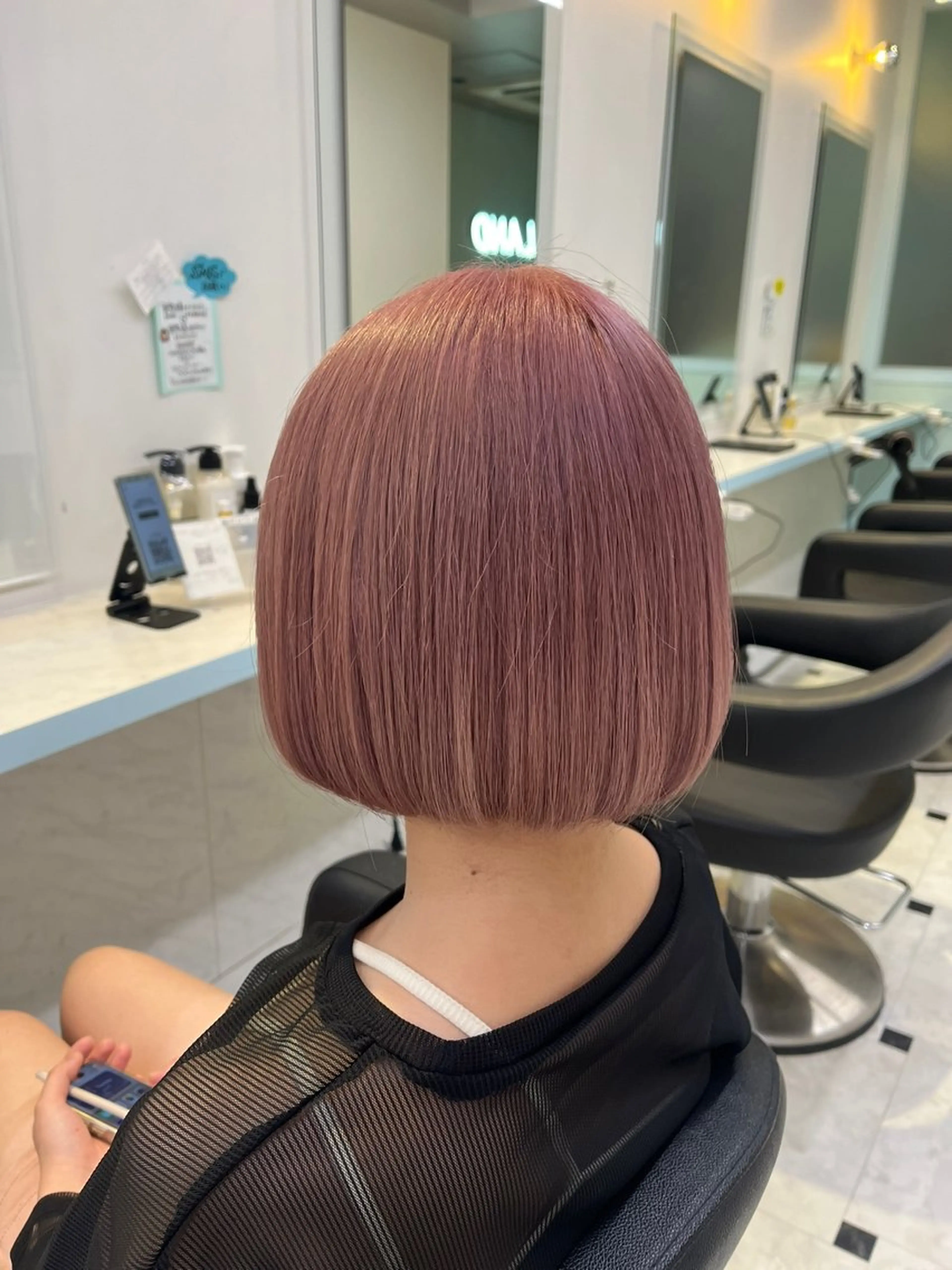ショート カラー ヘアカラー ブリーチカラー 🩵MIZUKIのヘアスタイル
