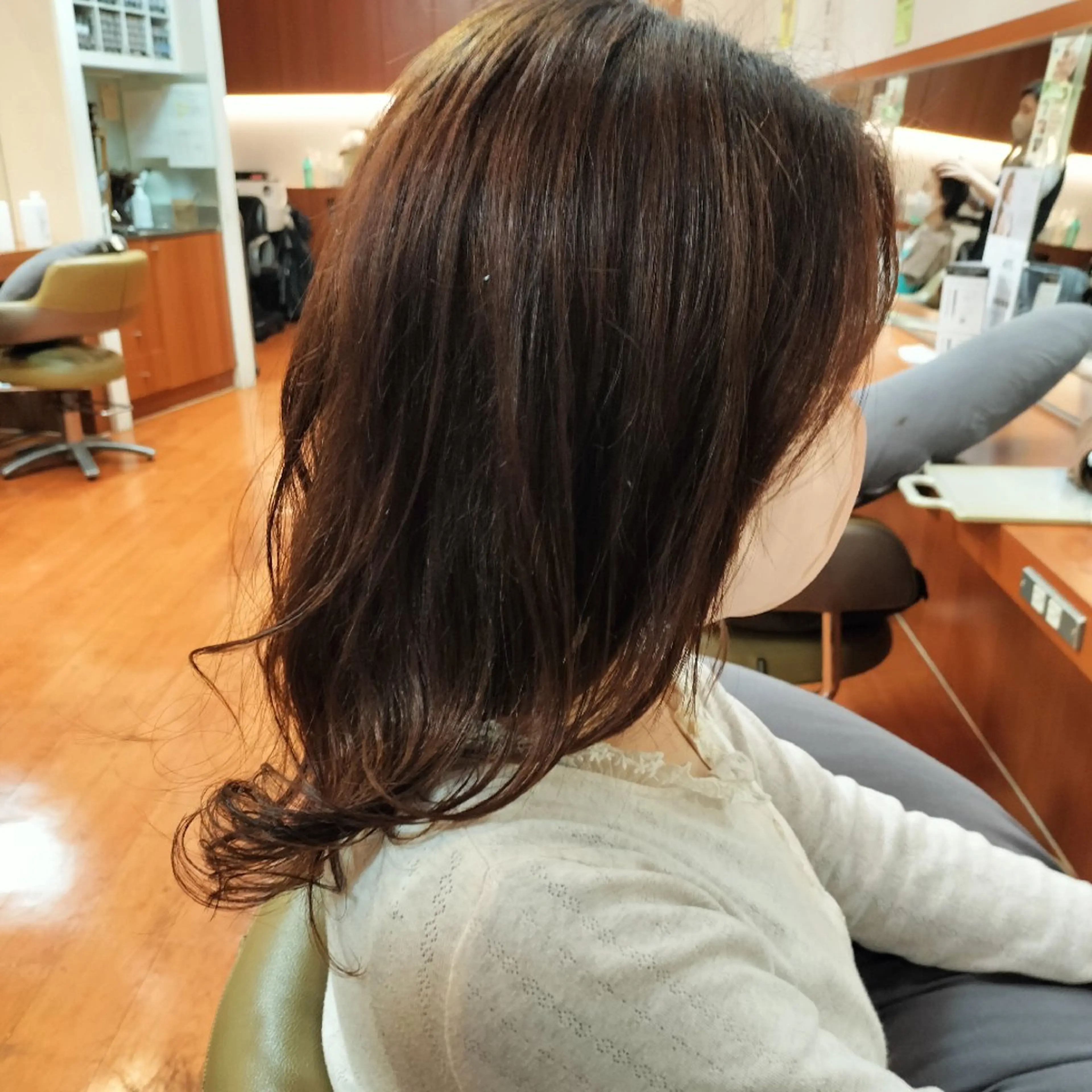 セミロング 太田 香織のヘアスタイル