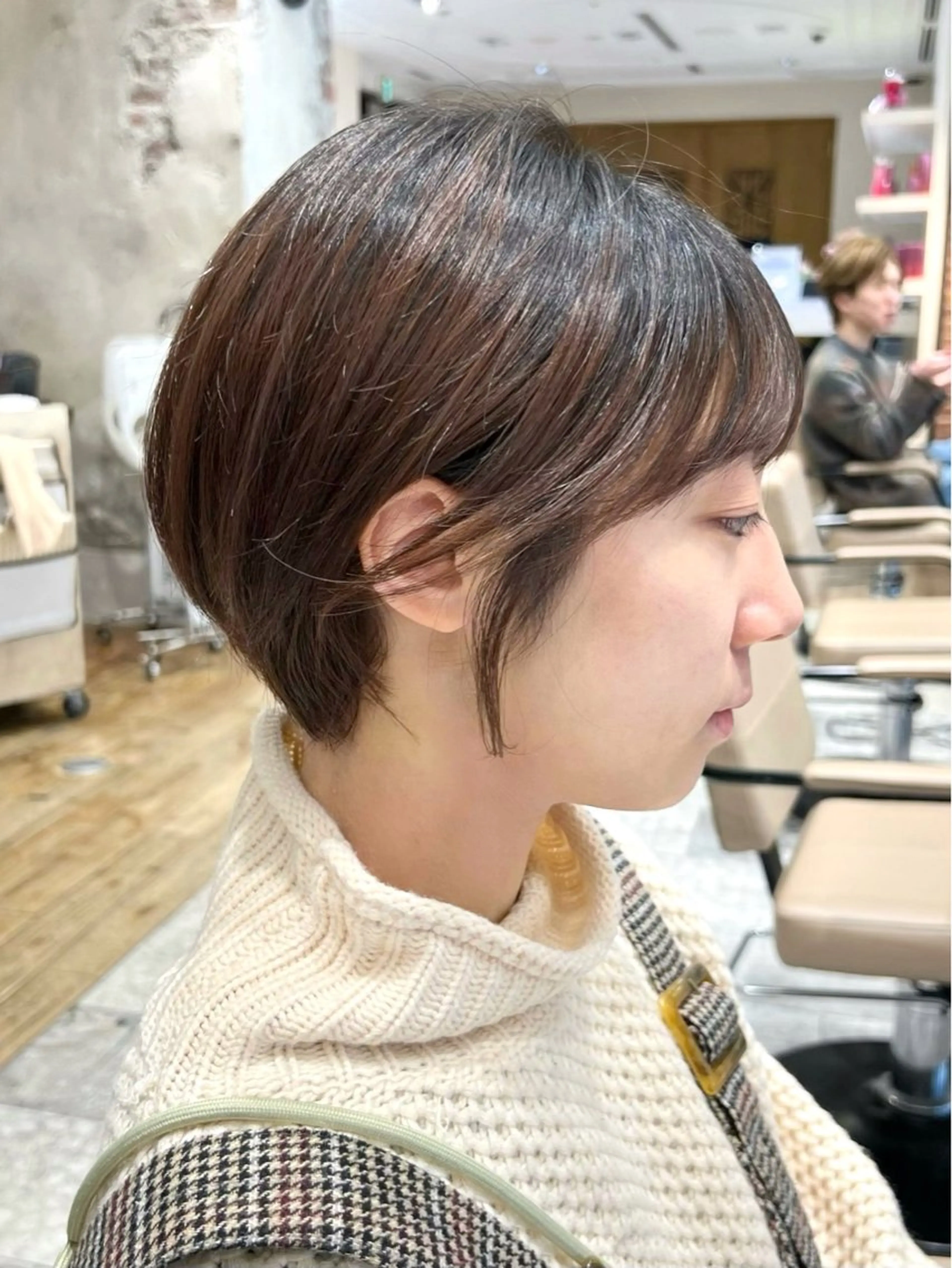 ショート カラー カット ヘアカラー トリートメント 💍新宿ショート 💍岩田莉奈のヘアスタイル
