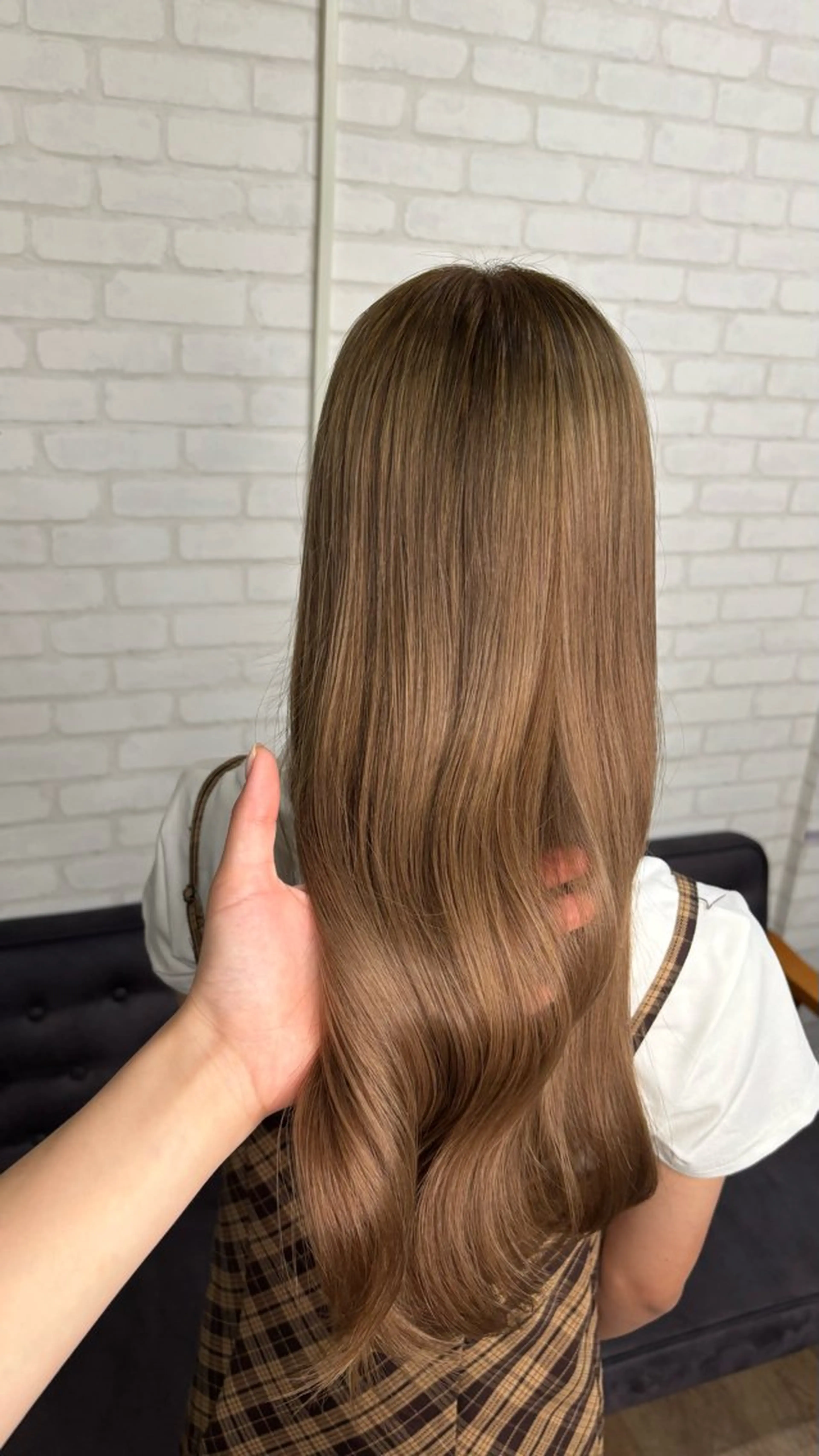 カラー 廣田 真依のヘアスタイル
