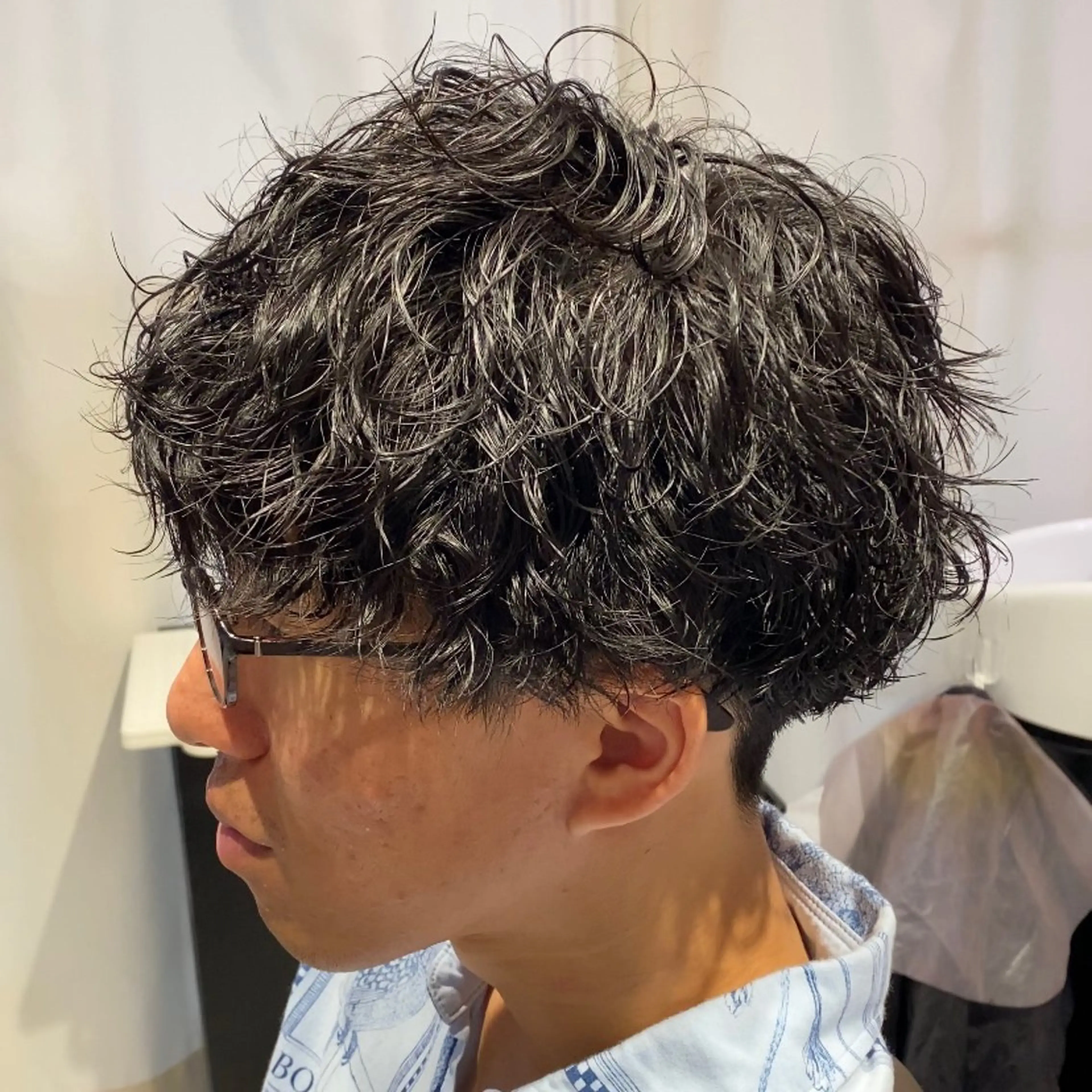 ショート パーマ メンズ マッシュ 刈り上げ ナツハラ サトシのヘアスタイル