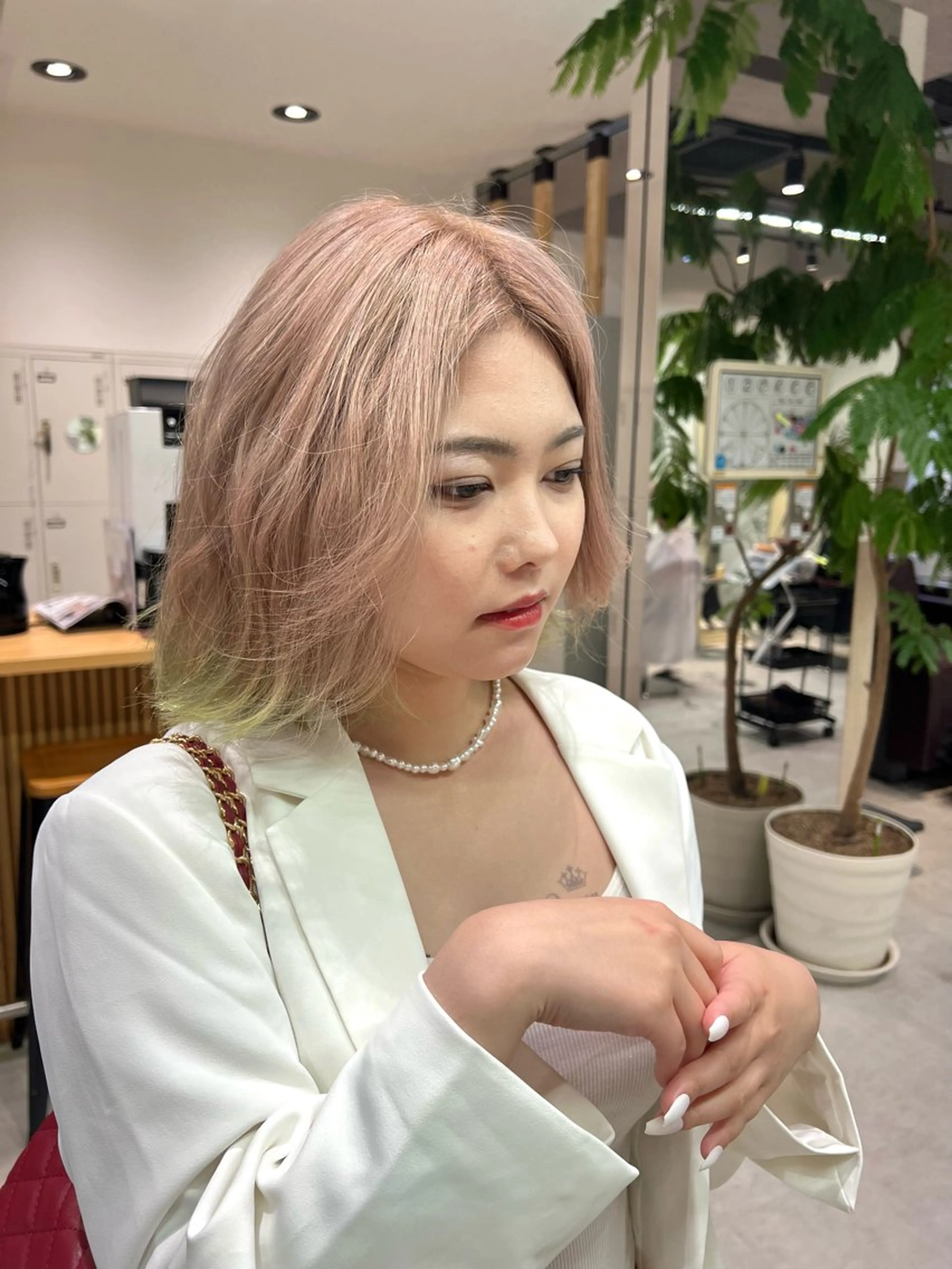 ショート カラー ヘアカラー トリートメント ダブルカラーブリーチ 髪質改善　縮毛矯正のヘアスタイル