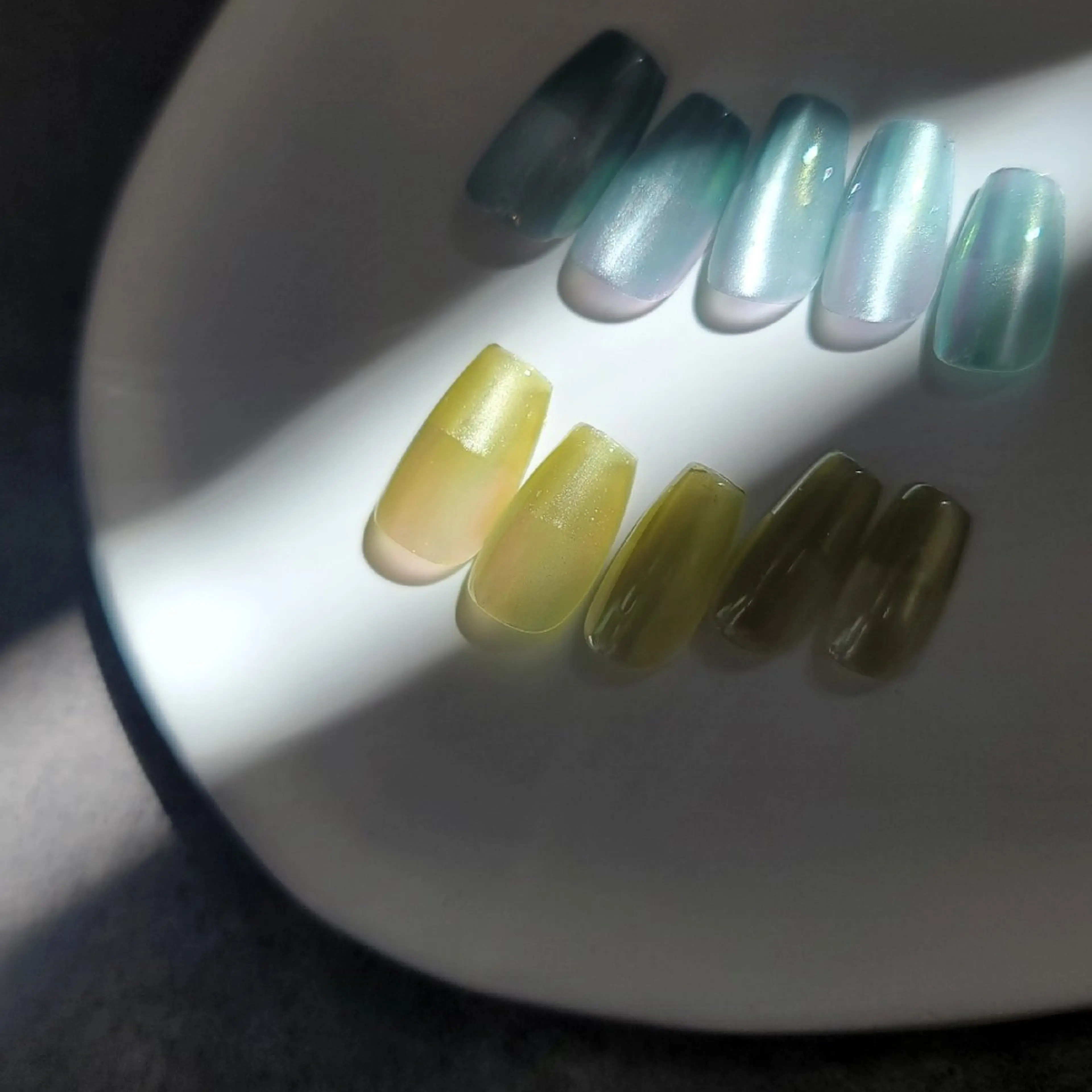 ネイル マグネットネイル ハンドネイル 🌲🌳🚪iiit o🌲🌳🌲のネイルデザイン