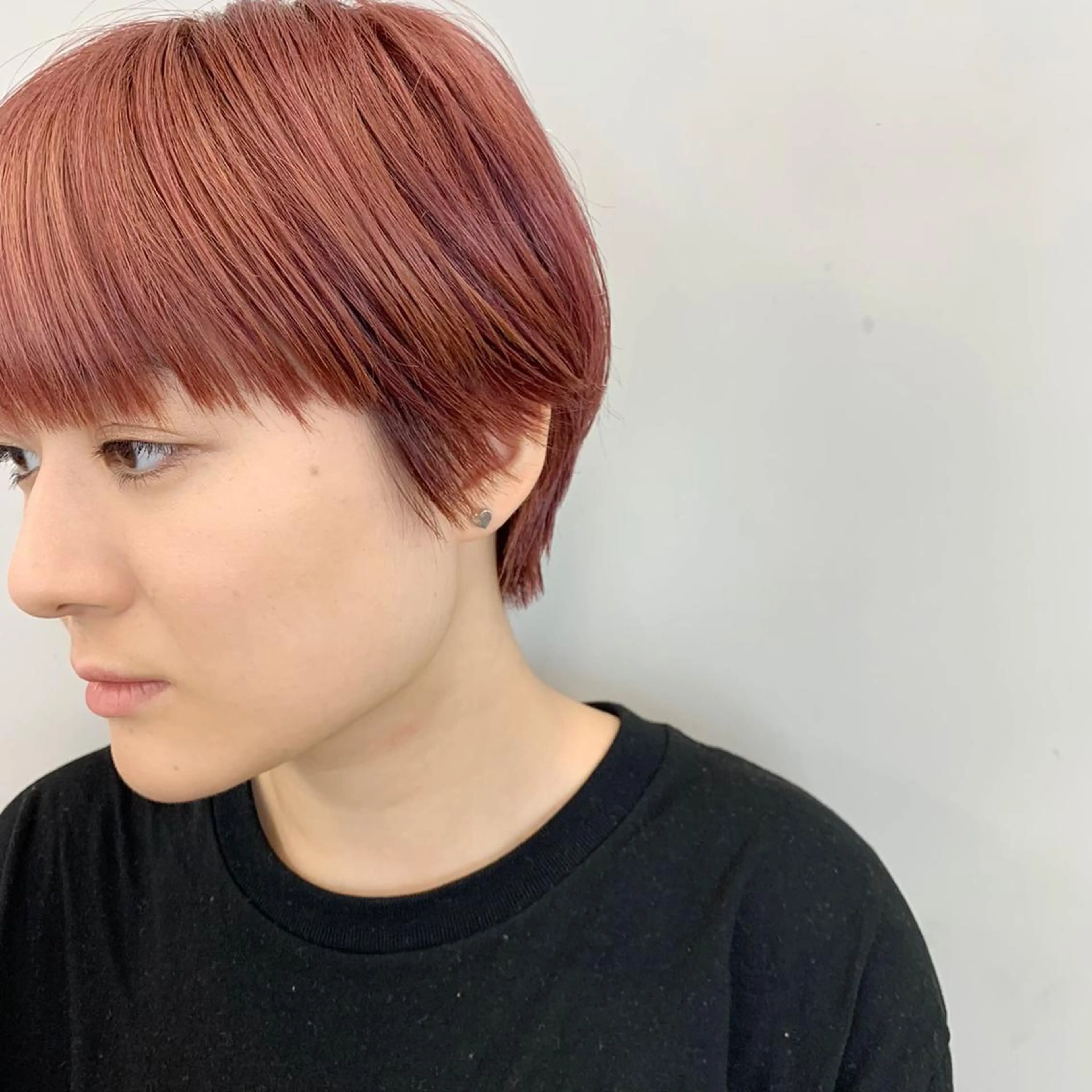 ショート カラー ベージュカラー ピンクカラー ピンクベージュ ショートヘア カット ヘアカラー トリートメント 豊浦 翔太のヘアスタイル