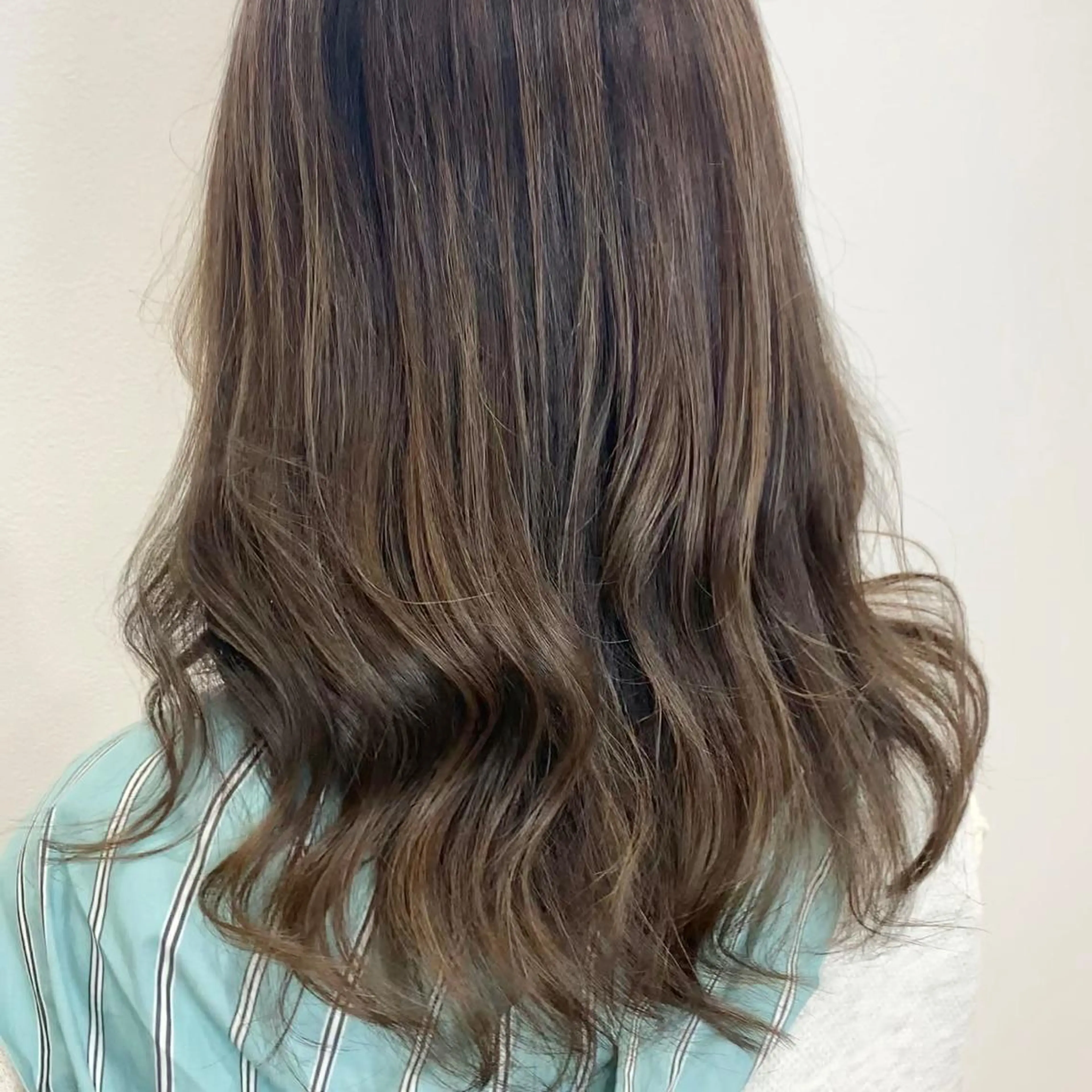 ロング カラー ハイライトカラー ハイライト 中本 達也のヘアスタイル