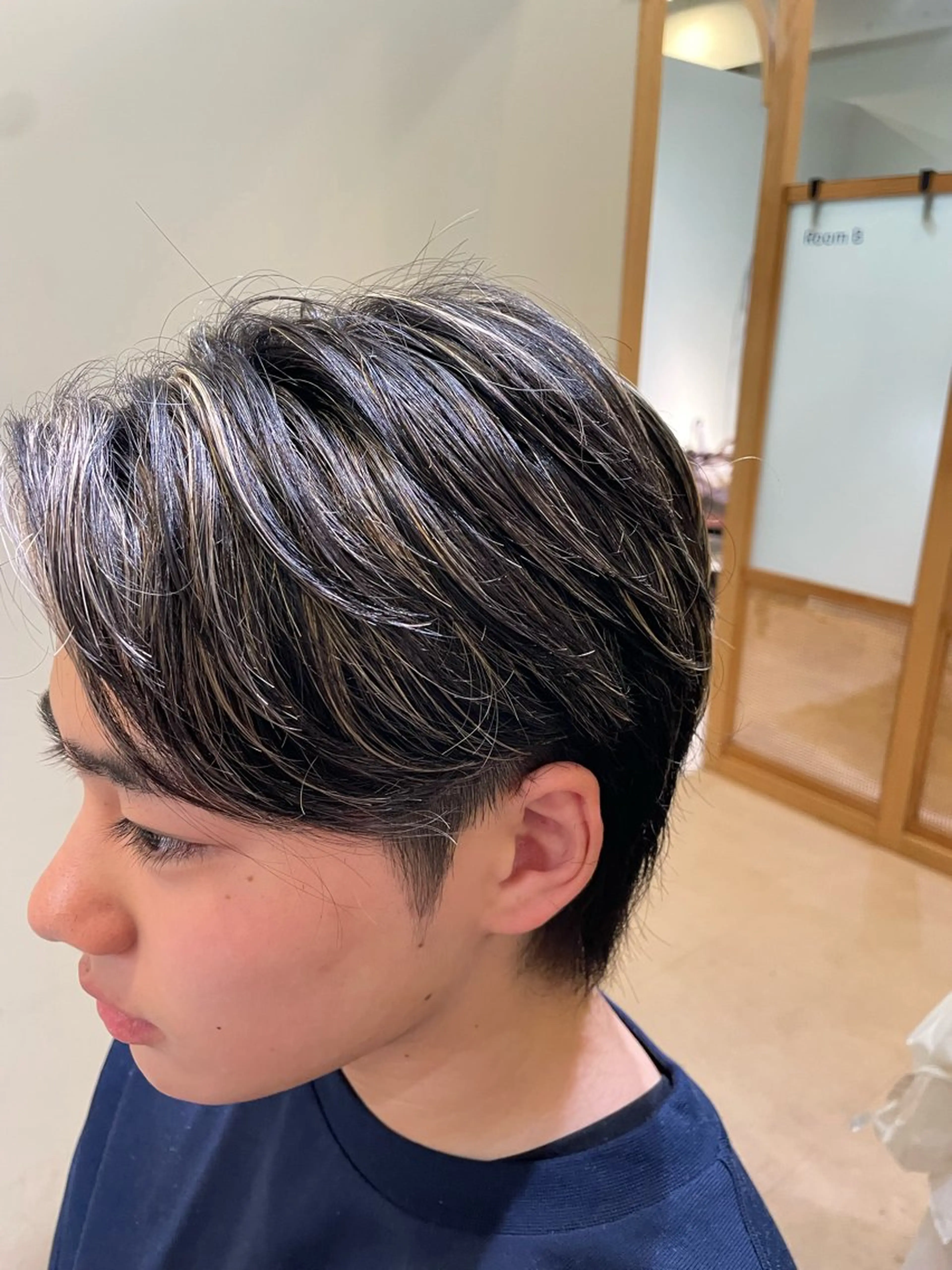 ショート カラー メンズ メンズブリーチ メンズハイライト ブリーチ ハイライトカラー ハイライト カット ヘアカラー ✂️似合わせ✂️ パーマ特化🍀/悠介のヘアスタイル