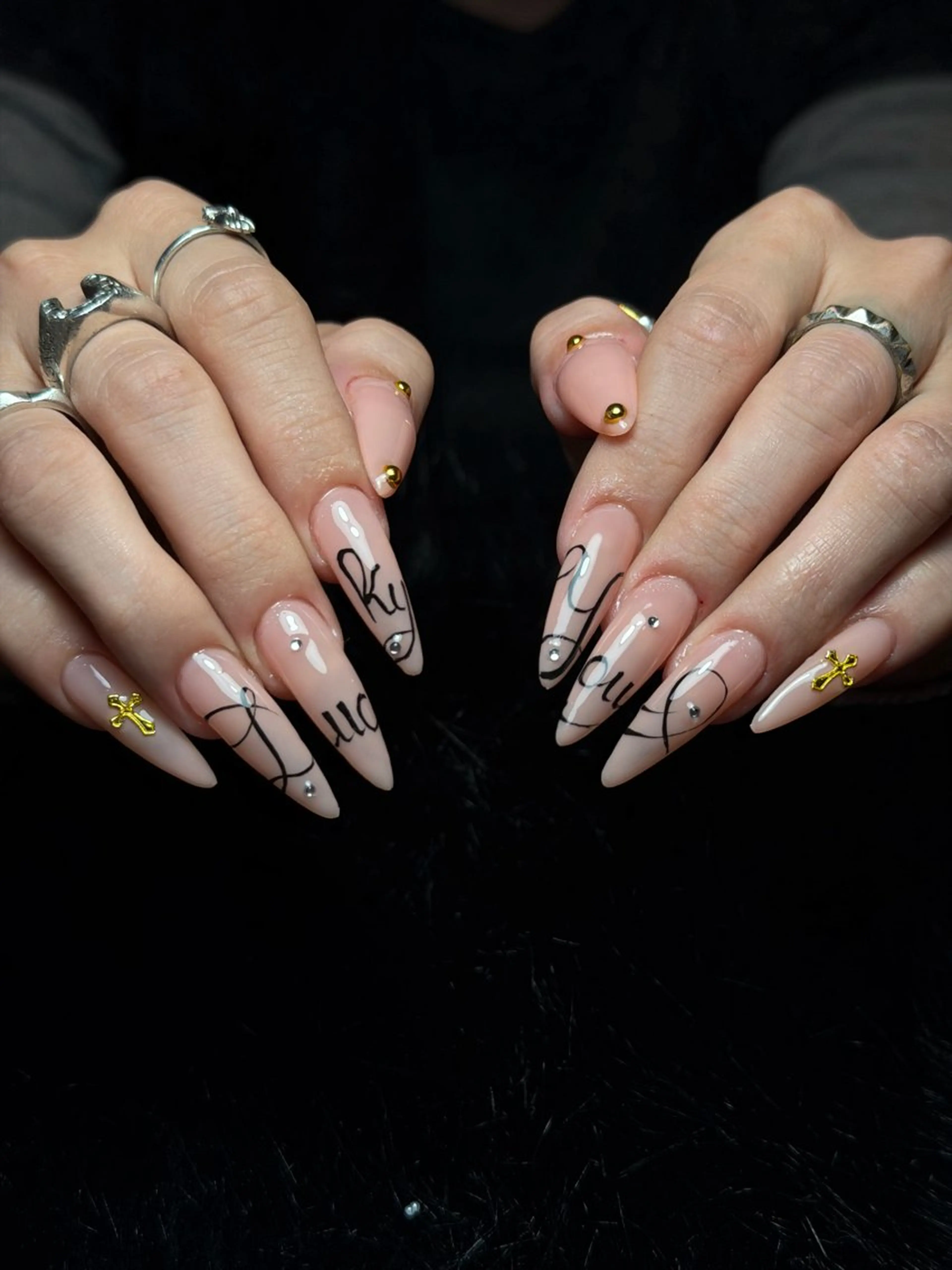 ネイル フレンチネイル グラデーション 韓国ネイル マグネットネイル シンプルネイル ハンドネイル CoMo Nail Studio所属・CoMo Nailのネイルデザイン