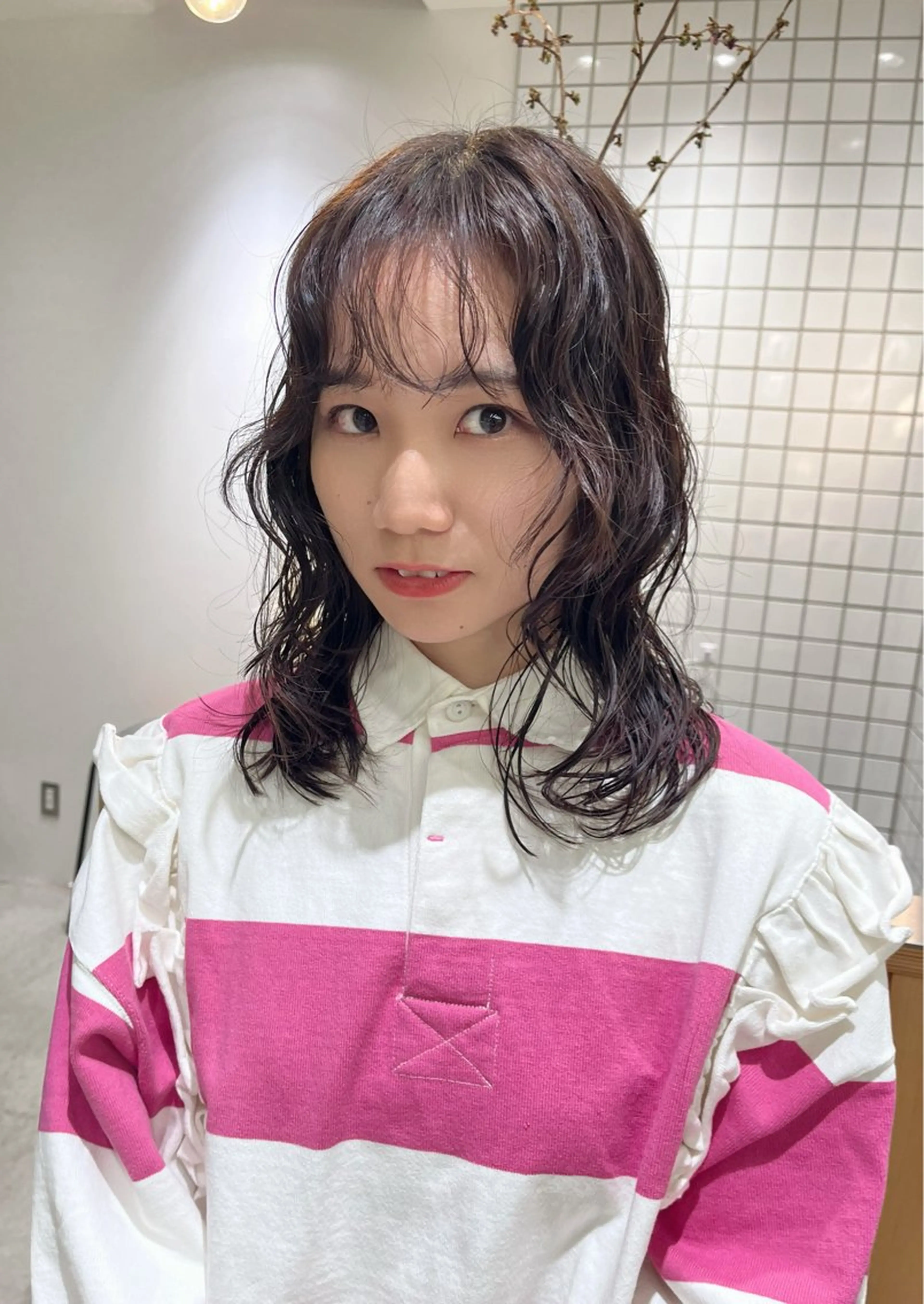 ミディアム カラー パーマ ミディアムパーマ グレージュ レイヤーカット 似合わせカット カット ヘアカラー パーマ 原宿パーマ kazuのヘアスタイル