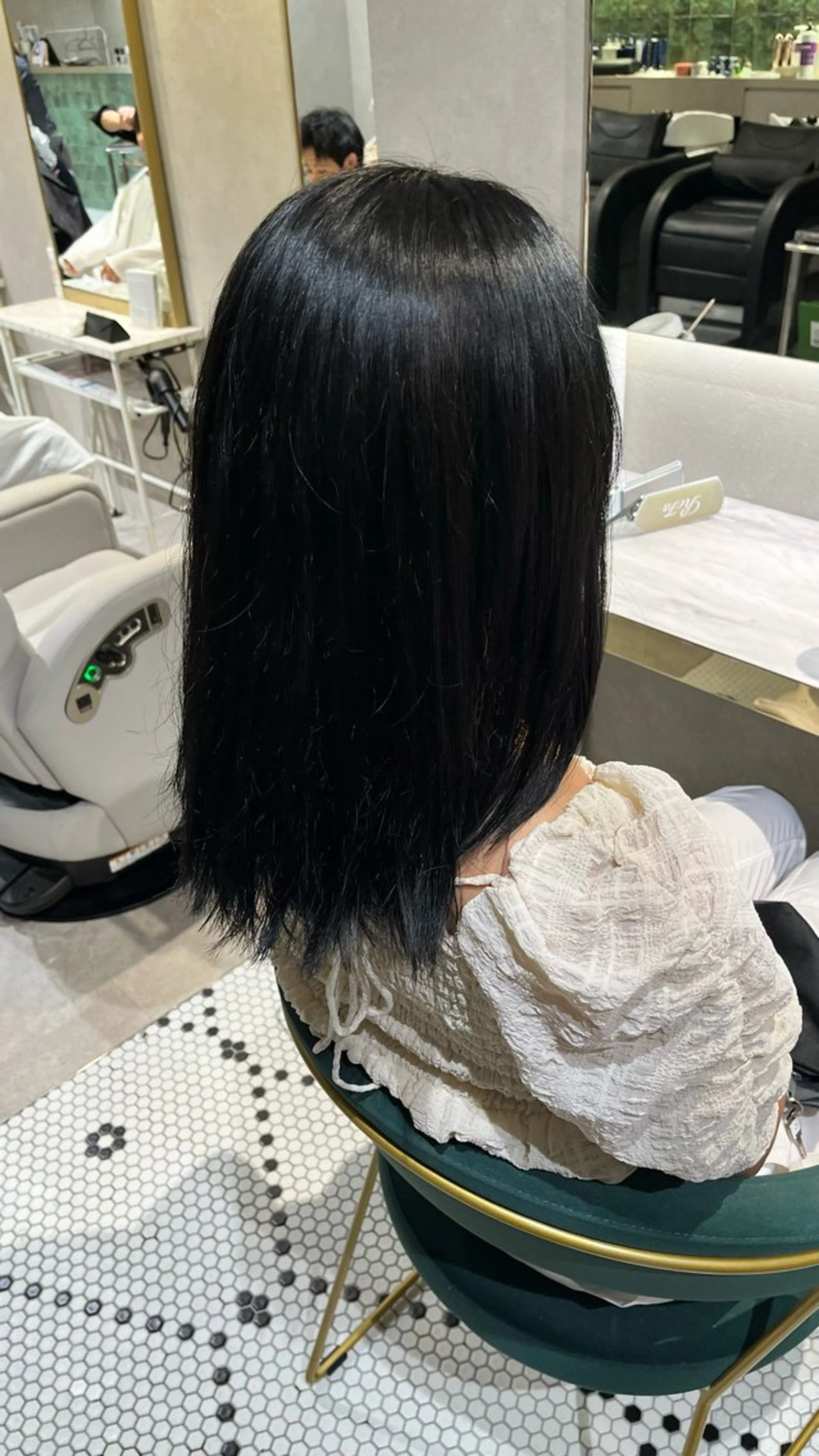 ミディアム カラー 新宿/アシスタント AiNAのヘアスタイル