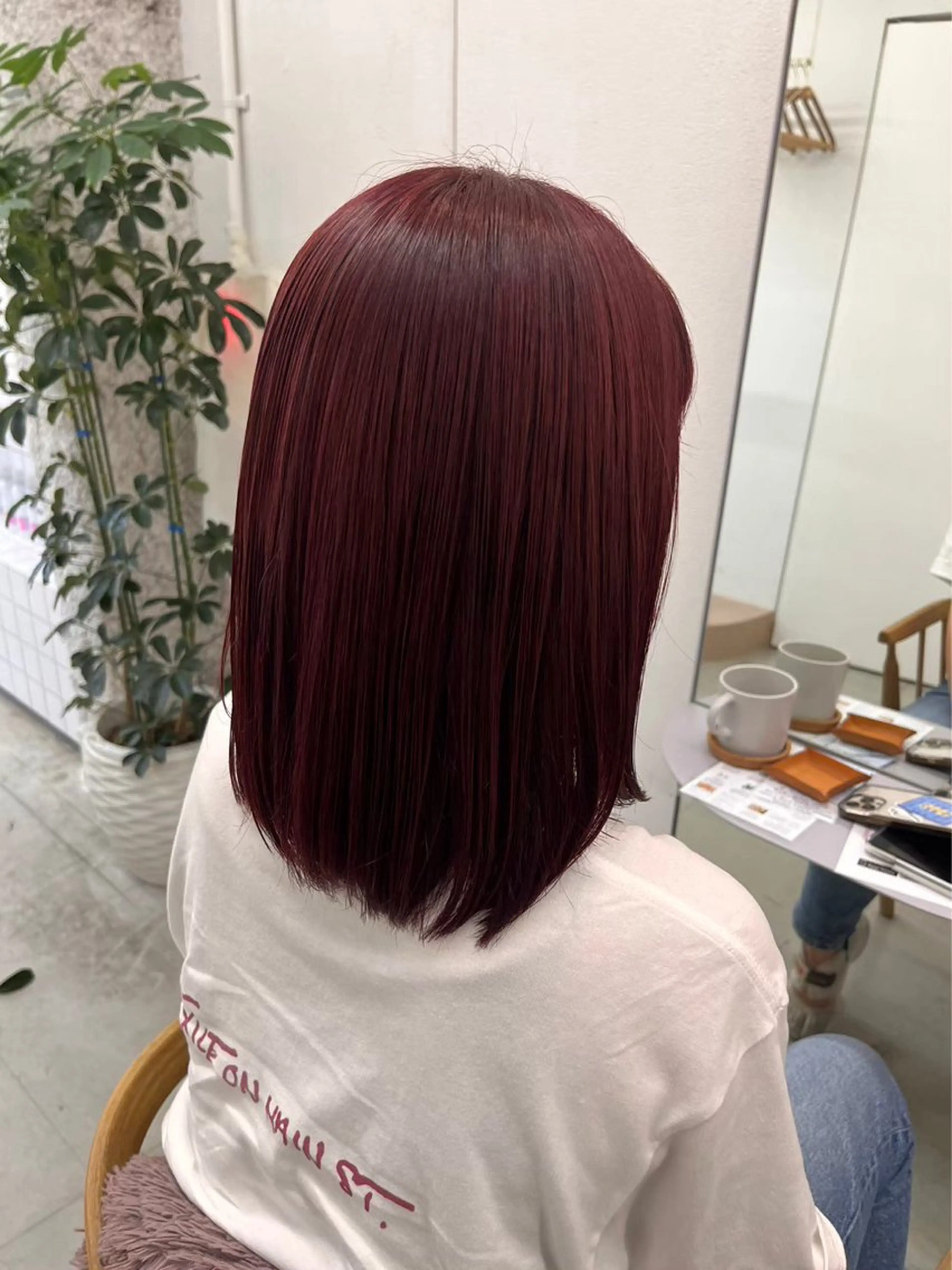 カラー 🌷花屋併設🌷 岡本明日実のヘアスタイル