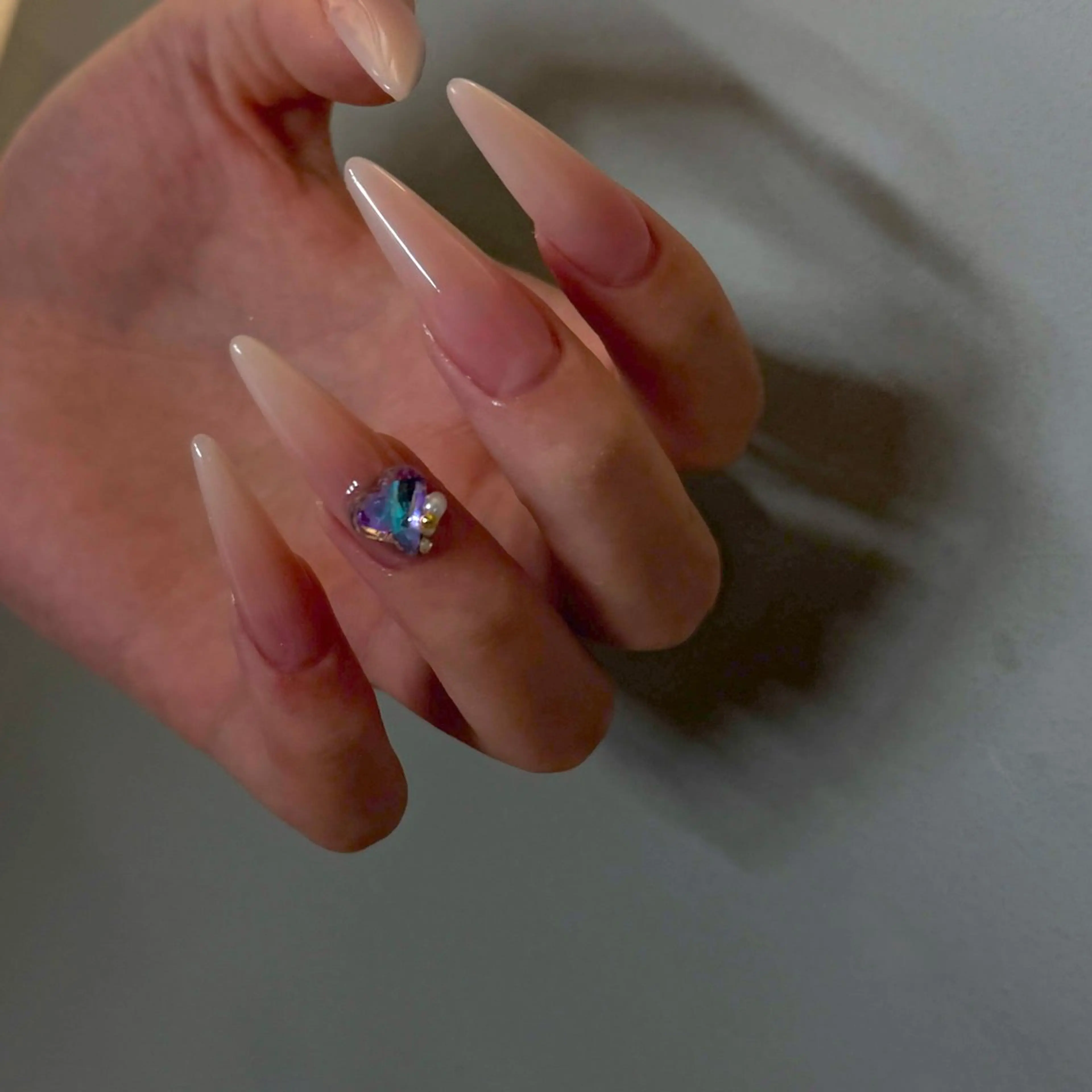 ネイル グラデーション ロングネイル スカルプネイル ハンドネイル nailstudio eviz新宿店のネイルデザイン