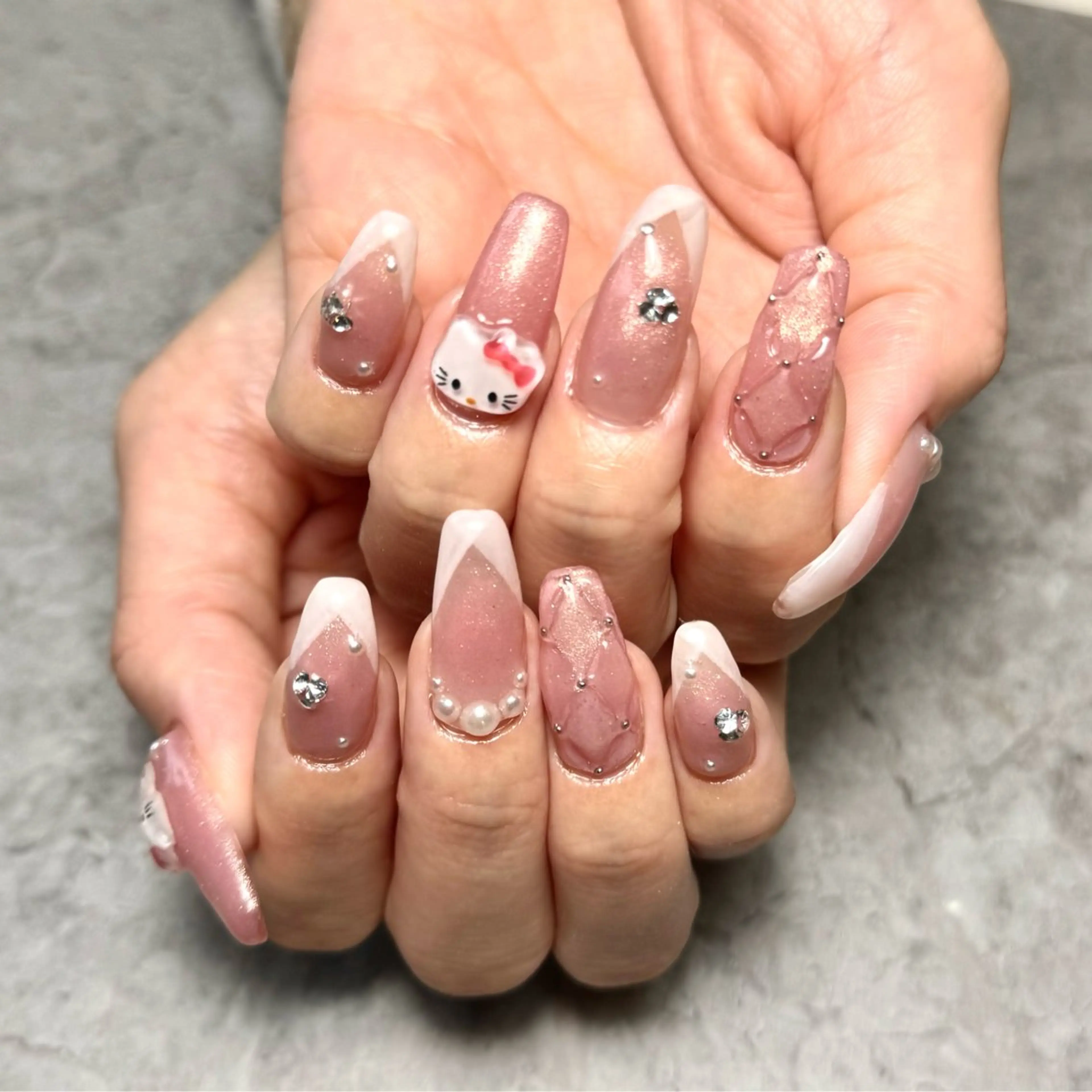 ネイル フレンチネイル キラキラネイル ピンク ハンドネイル Nail Salon Lillion【リリオン】所属・lillion karenのネイルデザイン