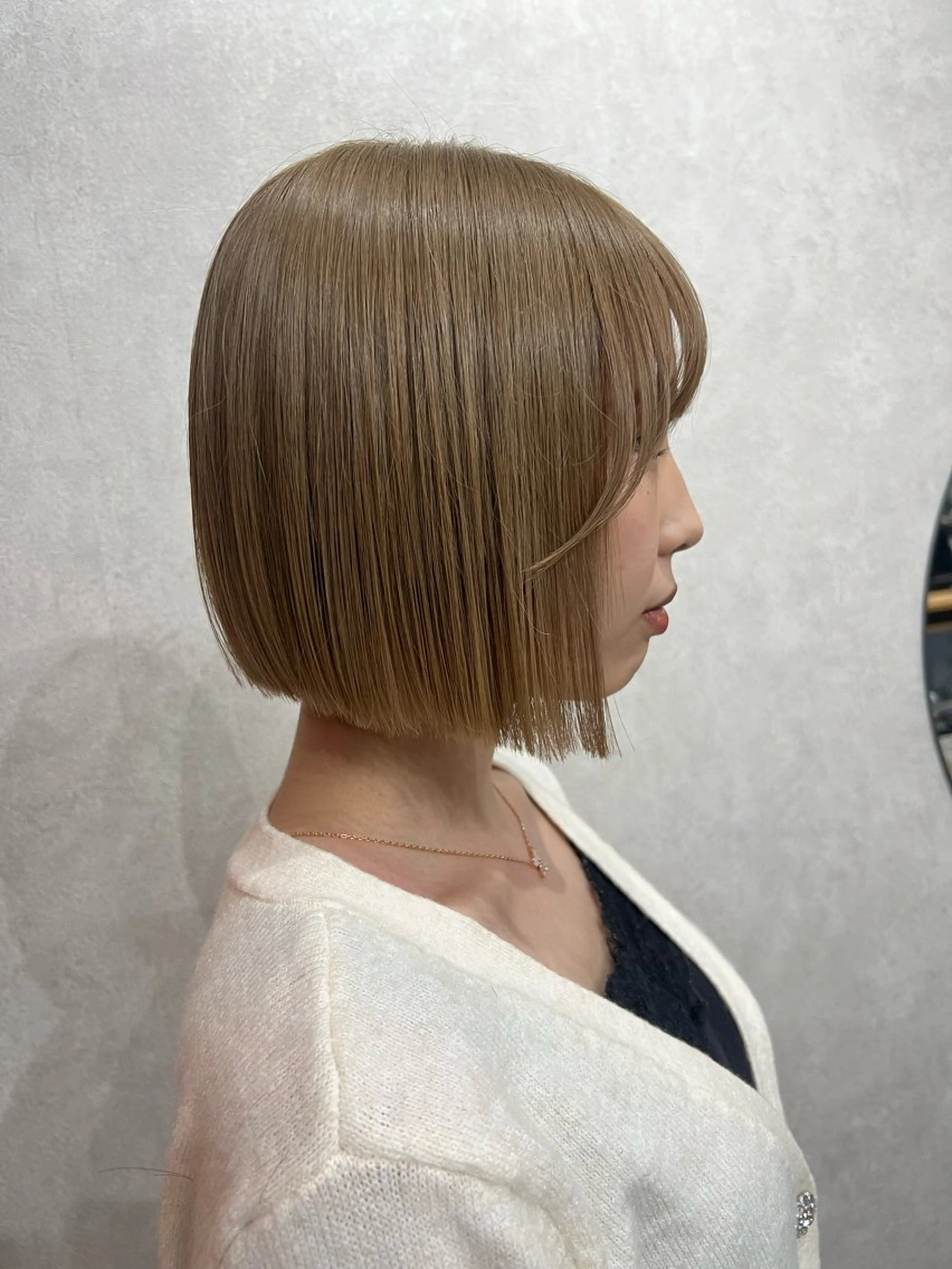 ショート ヘアカラー maya レイヤーカットのヘアスタイル