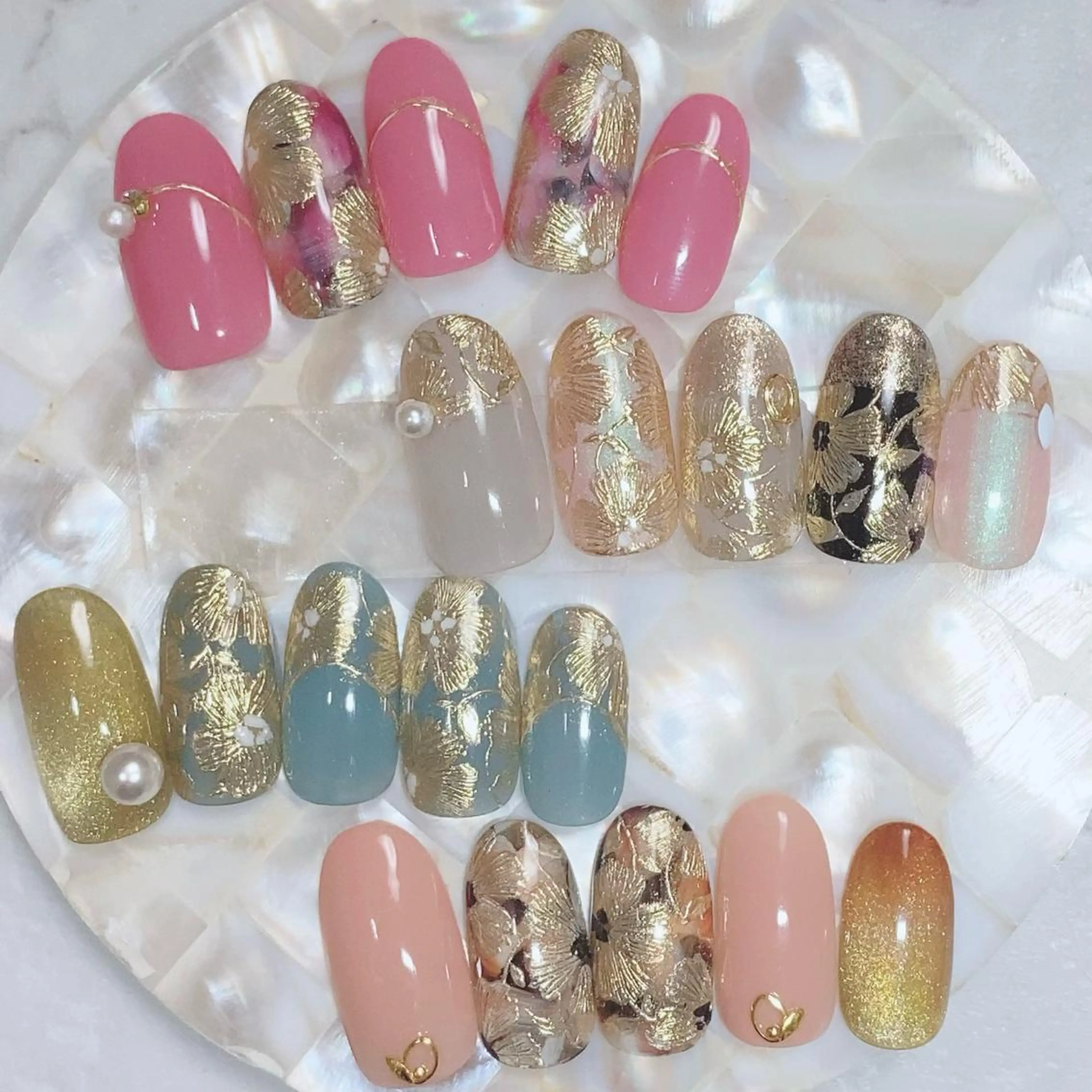 ネイル フラワーネイル ジェルネイル ハードジェル ミラーネイル パラジェル プライベートサロン Rのネイルデザイン