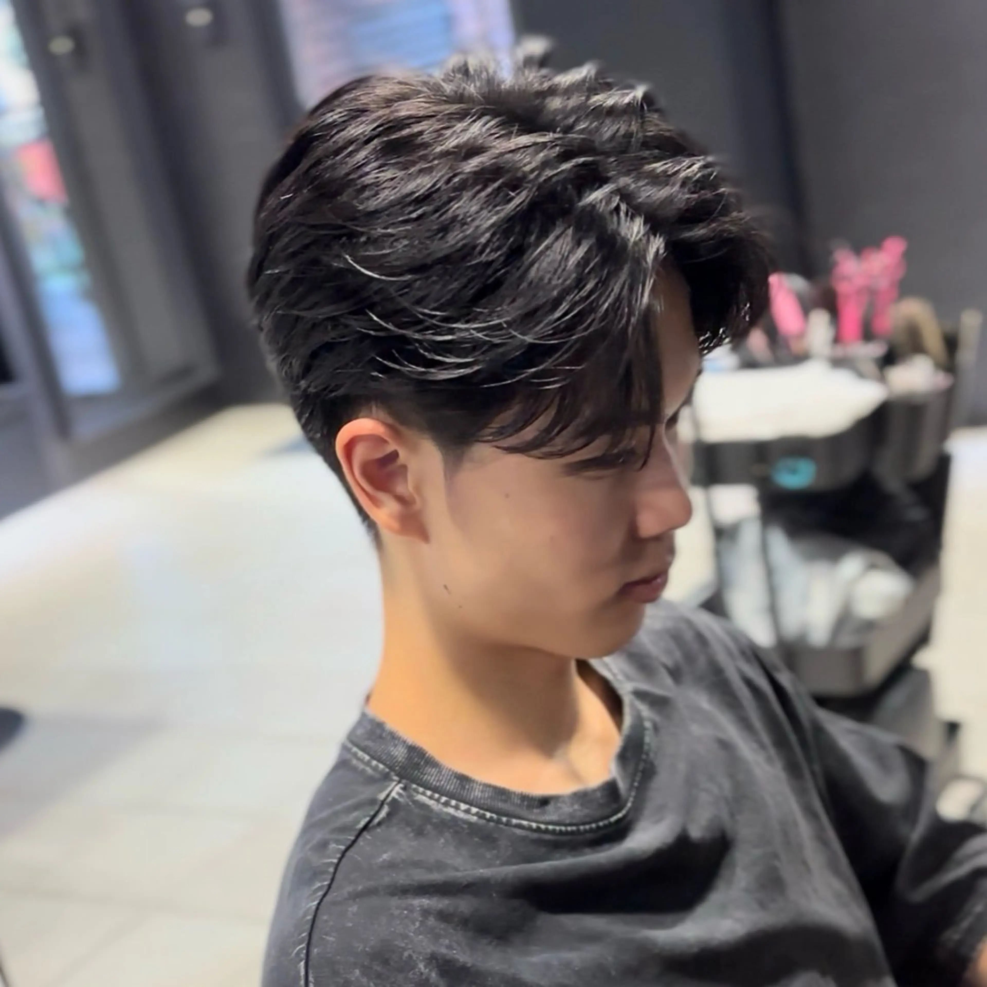 ミディアム パーマ ミディアムパーマ ツイストスパイラルパーマ ニュアンスパーマ スパイラルパーマ ツイストパーマ カット パーマ センターパート支持率 No.1【心斎橋】のヘアスタイル