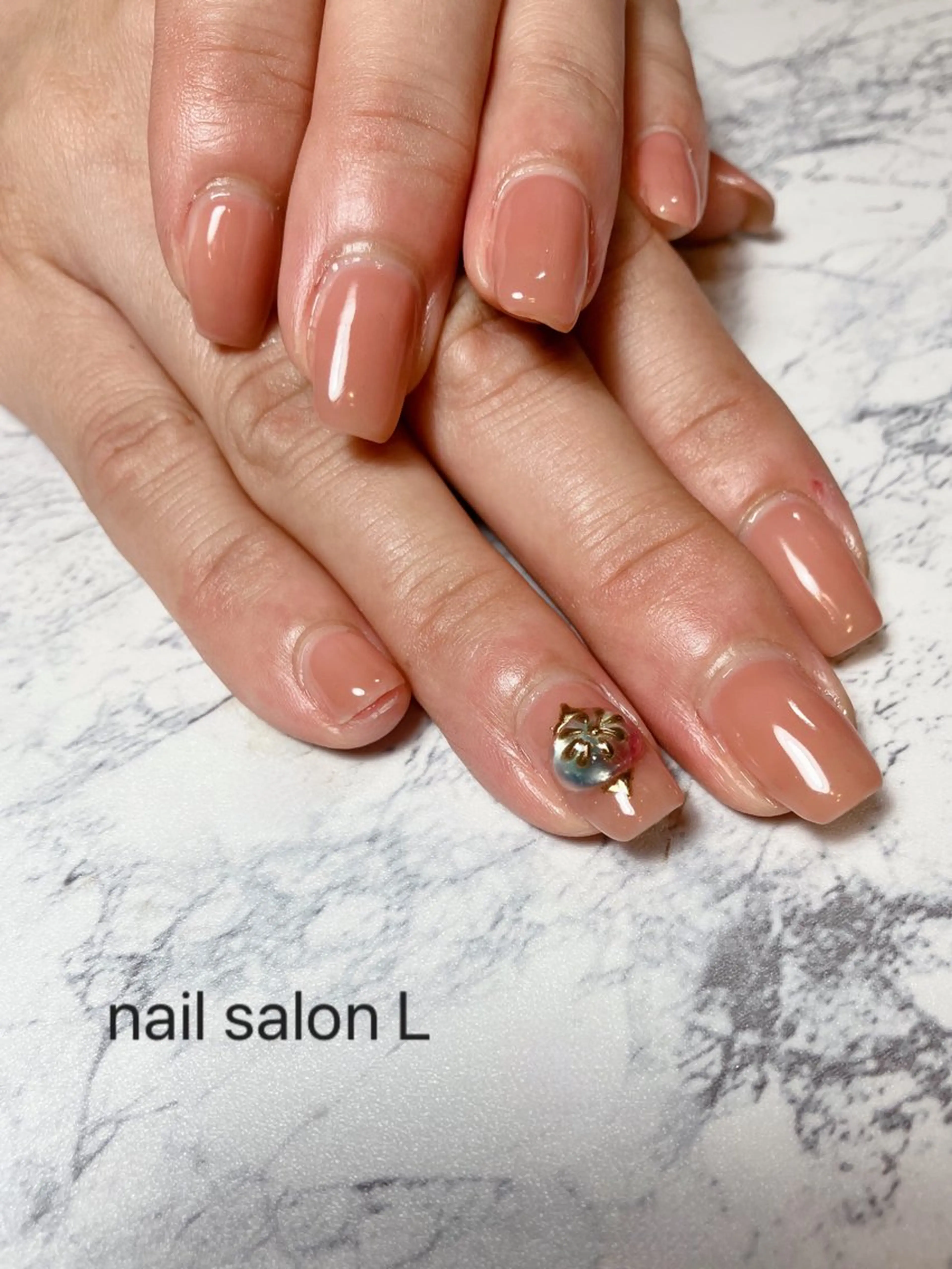 ネイル アートネイル ワンカラーネイル 吉川市 ネイルサロンLのネイルデザイン