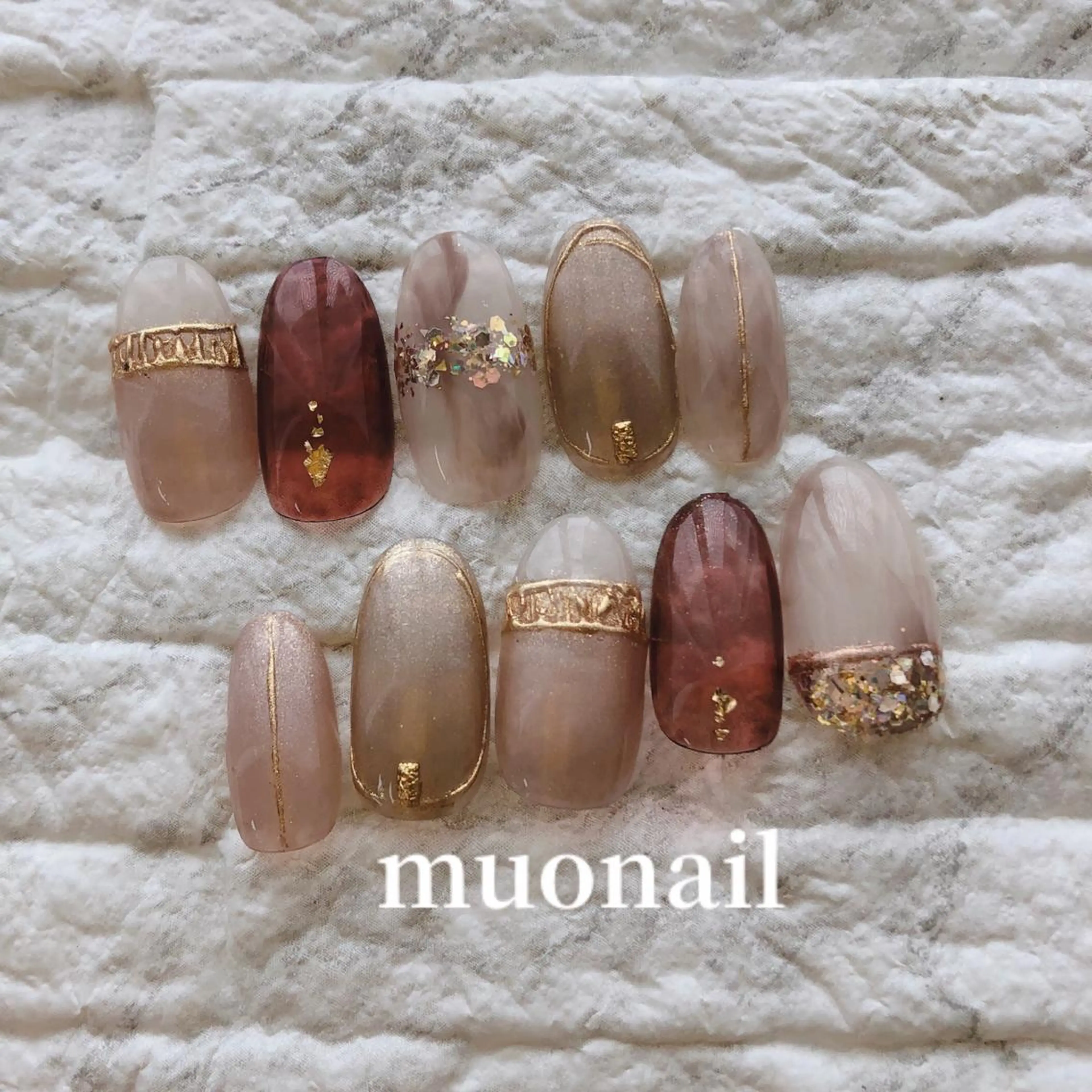 ネイル ゴールド ニュアンスネイル Sand by muoのネイルデザイン