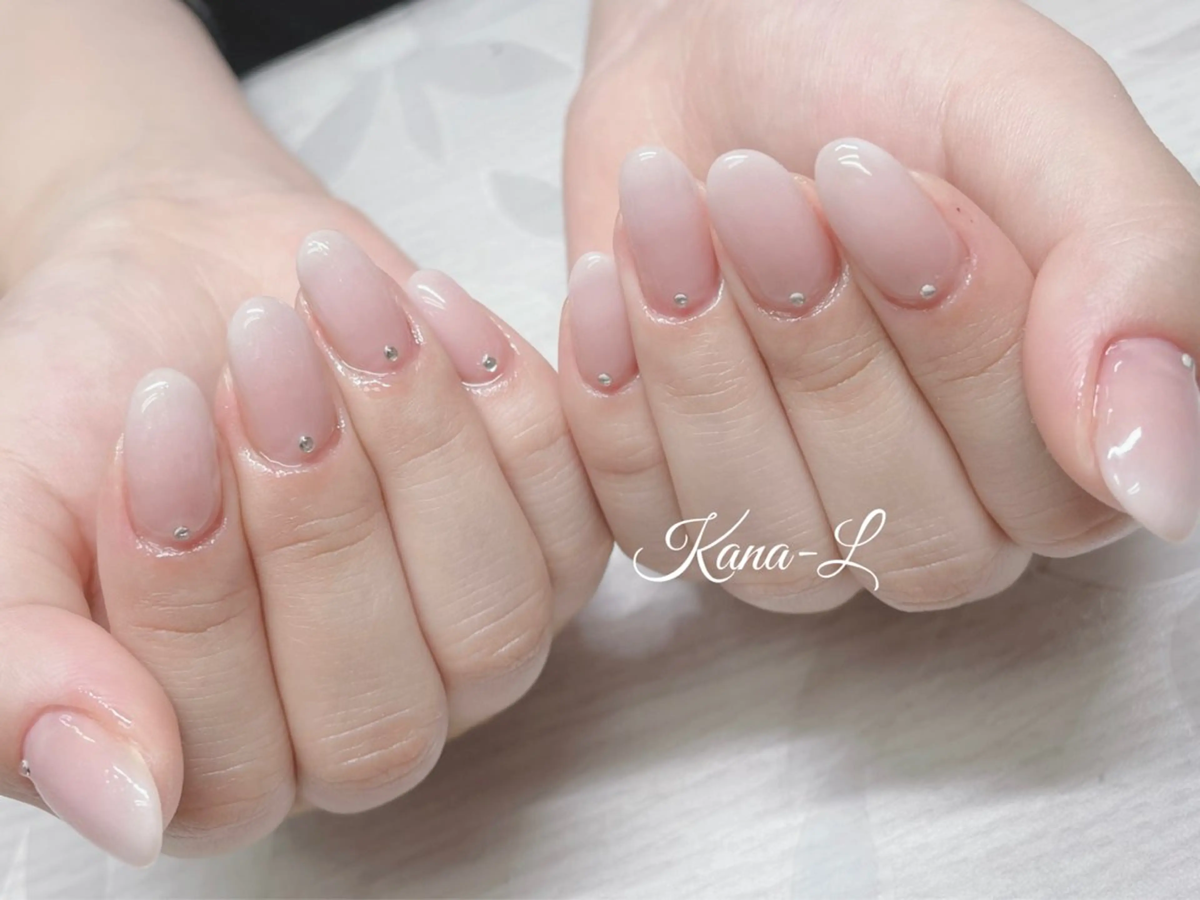 ネイル ジェルネイル グラデーション 韓国ネイル パラジェル ワンホンネイル 芦辺 香奈のネイルデザイン