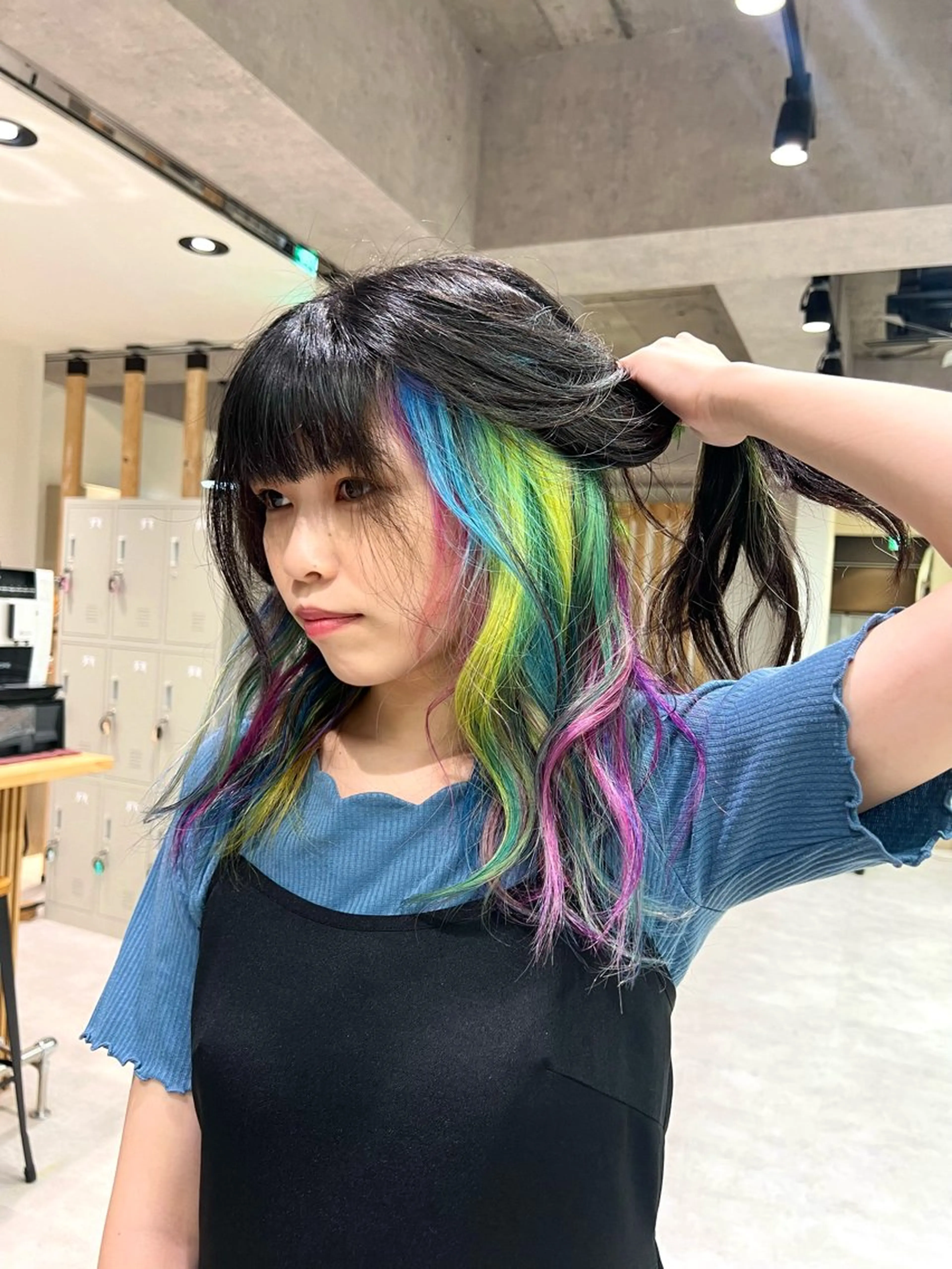 ミディアム カラー ヘアカラー トリートメント ダブルカラーブリーチ 髪質改善　縮毛矯正のヘアスタイル