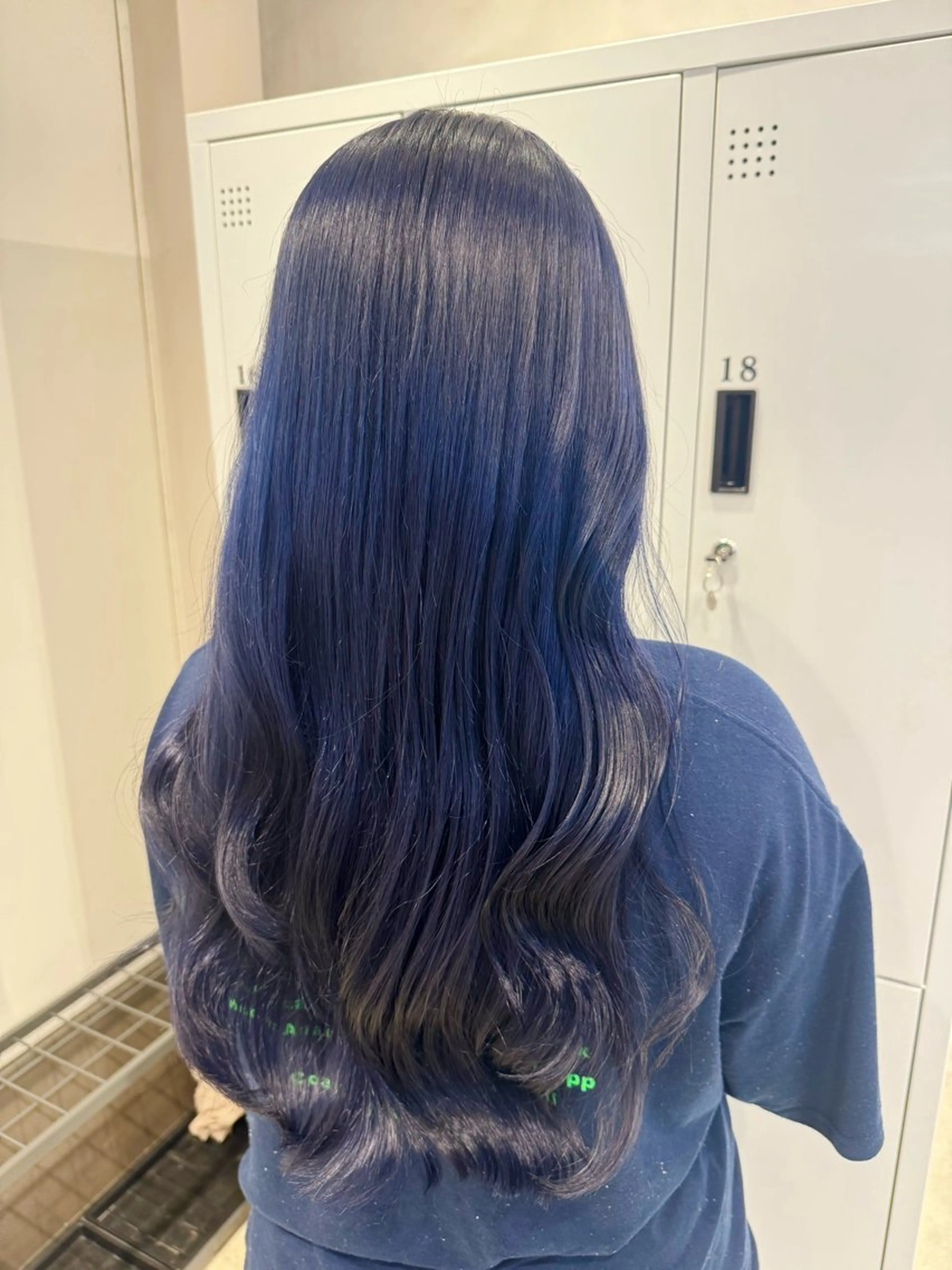 カラー ブリーチ ブルーカラー ネイビーカラー 透明感カラー✨艶髪 制作🌱山根あゆみのヘアスタイル